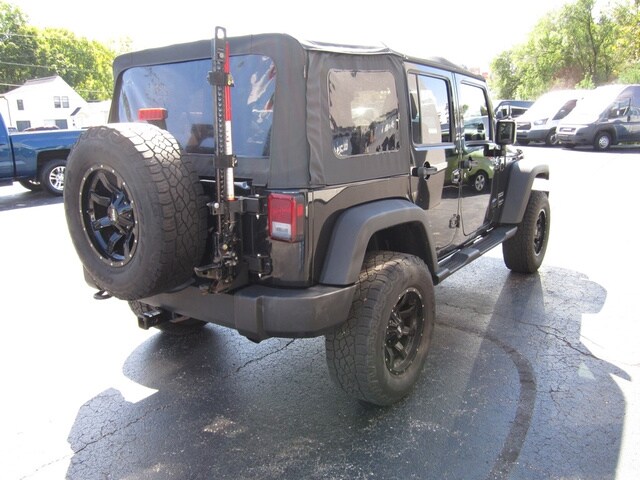 2010 Jeep Wrangler Unlimited Sport photo 3