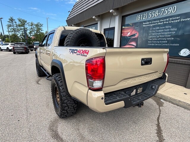 2017 Toyota Tacoma TRD V6 photo 3