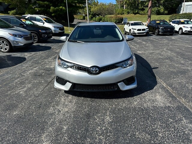 2017 Toyota Corolla iM Base photo 2