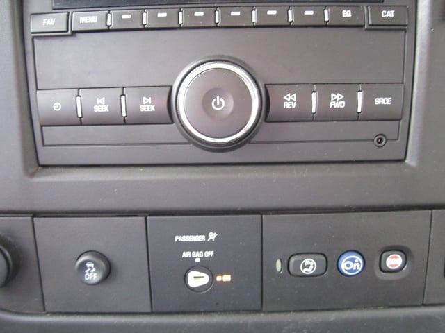 2019 Chevrolet Express Passenger LT - Photo 19