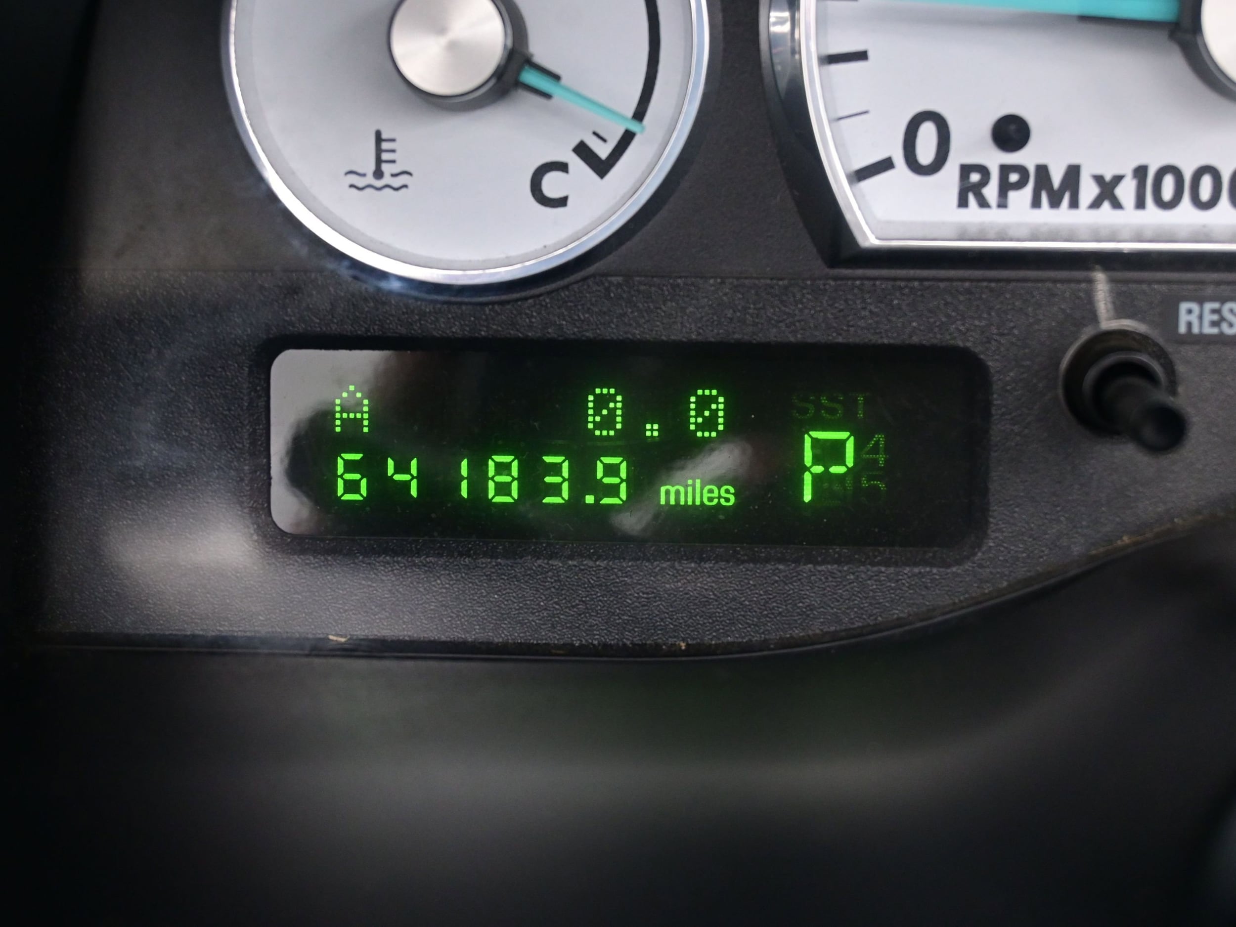 2004 Ford Thunderbird Deluxe - Photo 22