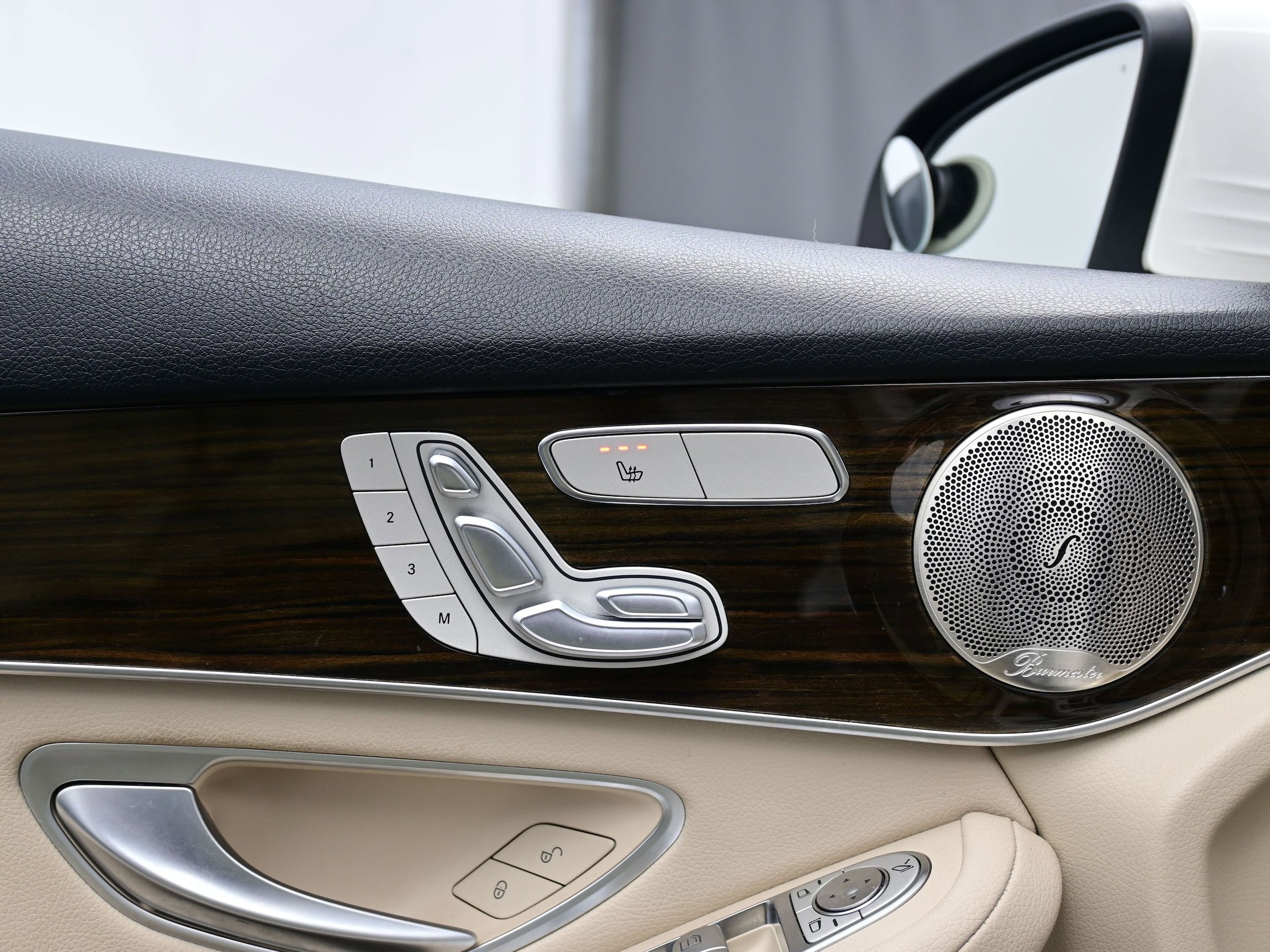 2021 Mercedes-Benz GLC GLC300 - Photo 11