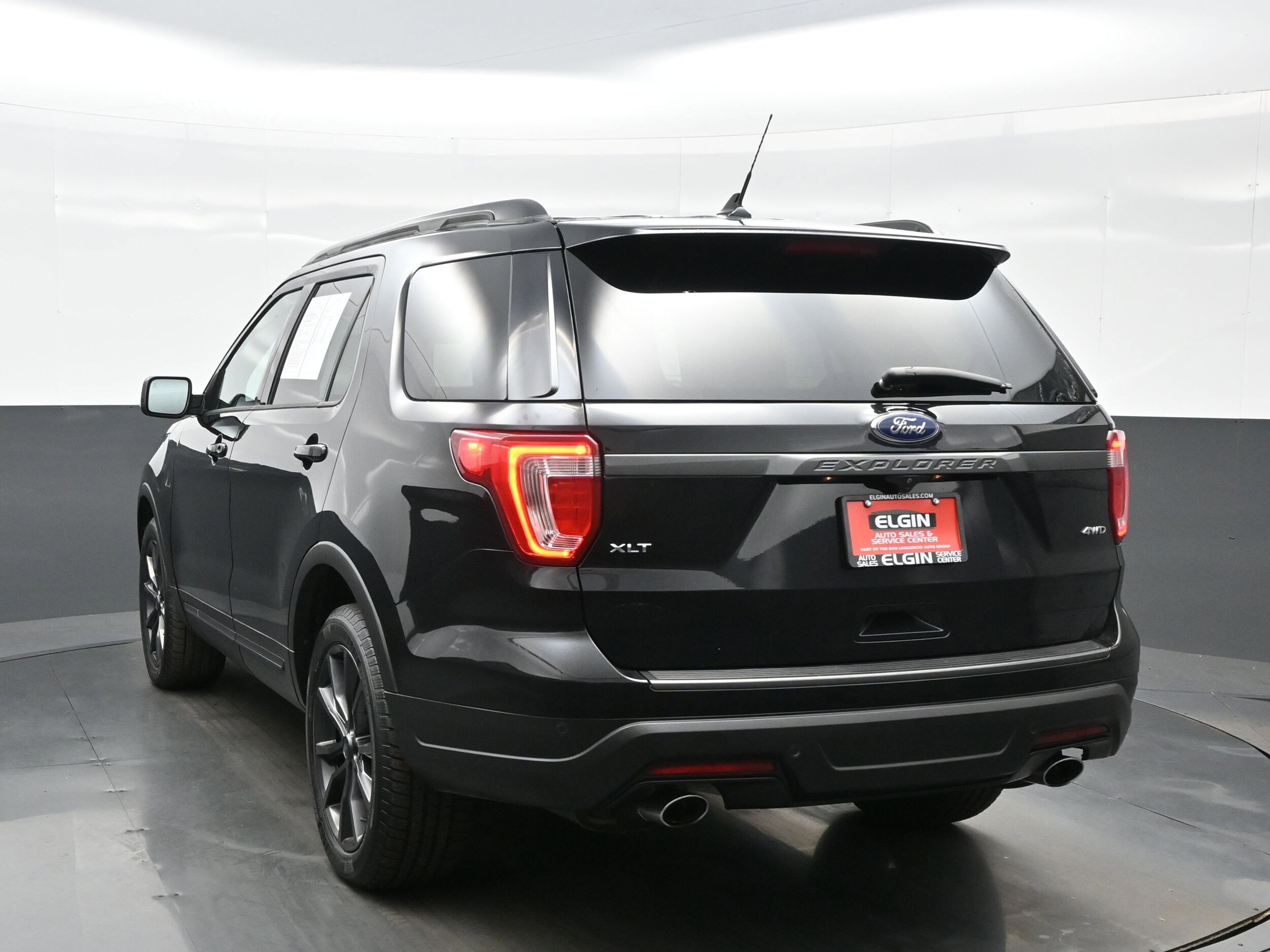 2019 Ford Explorer XLT photo 3