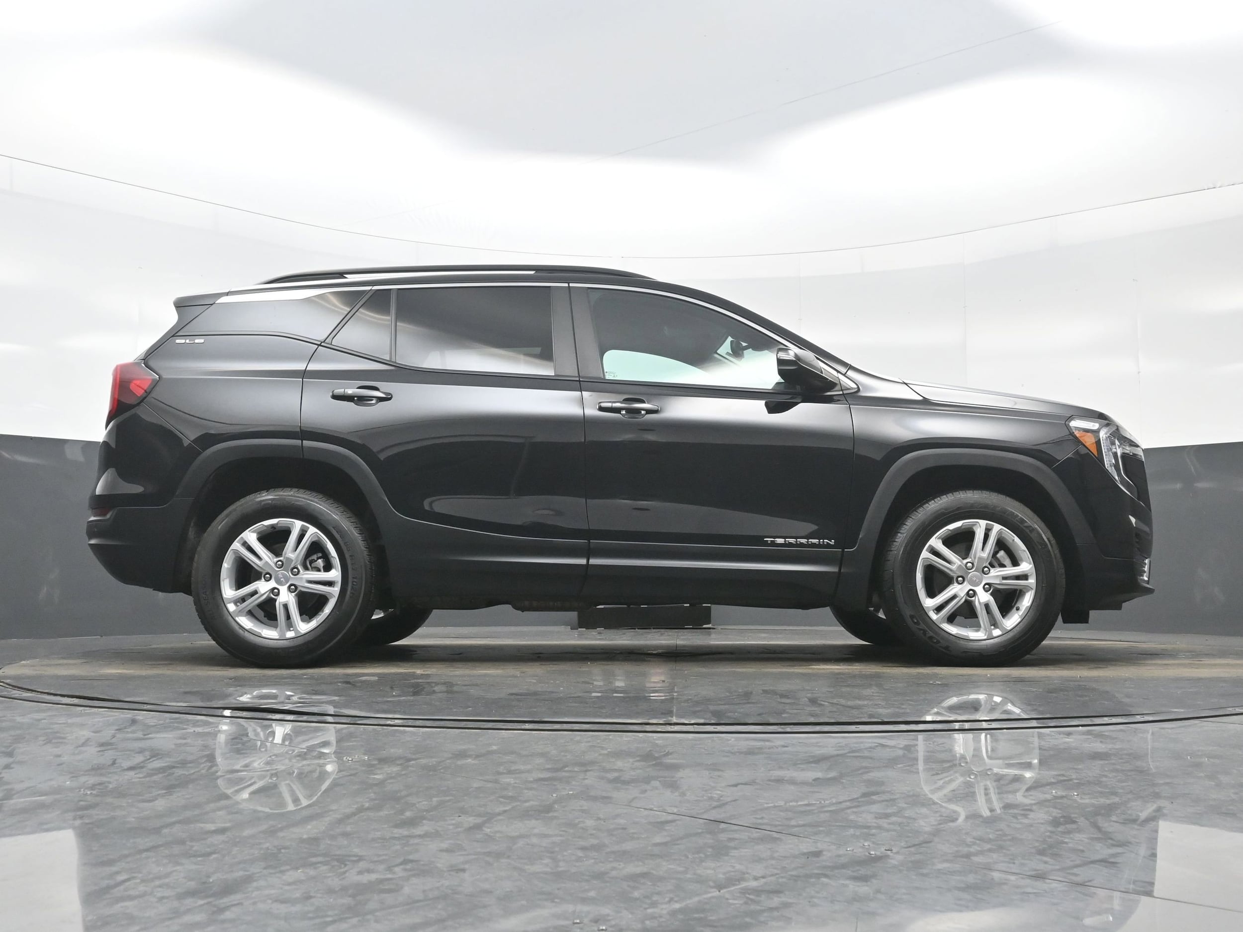 2022 GMC Terrain SLE - Photo 29