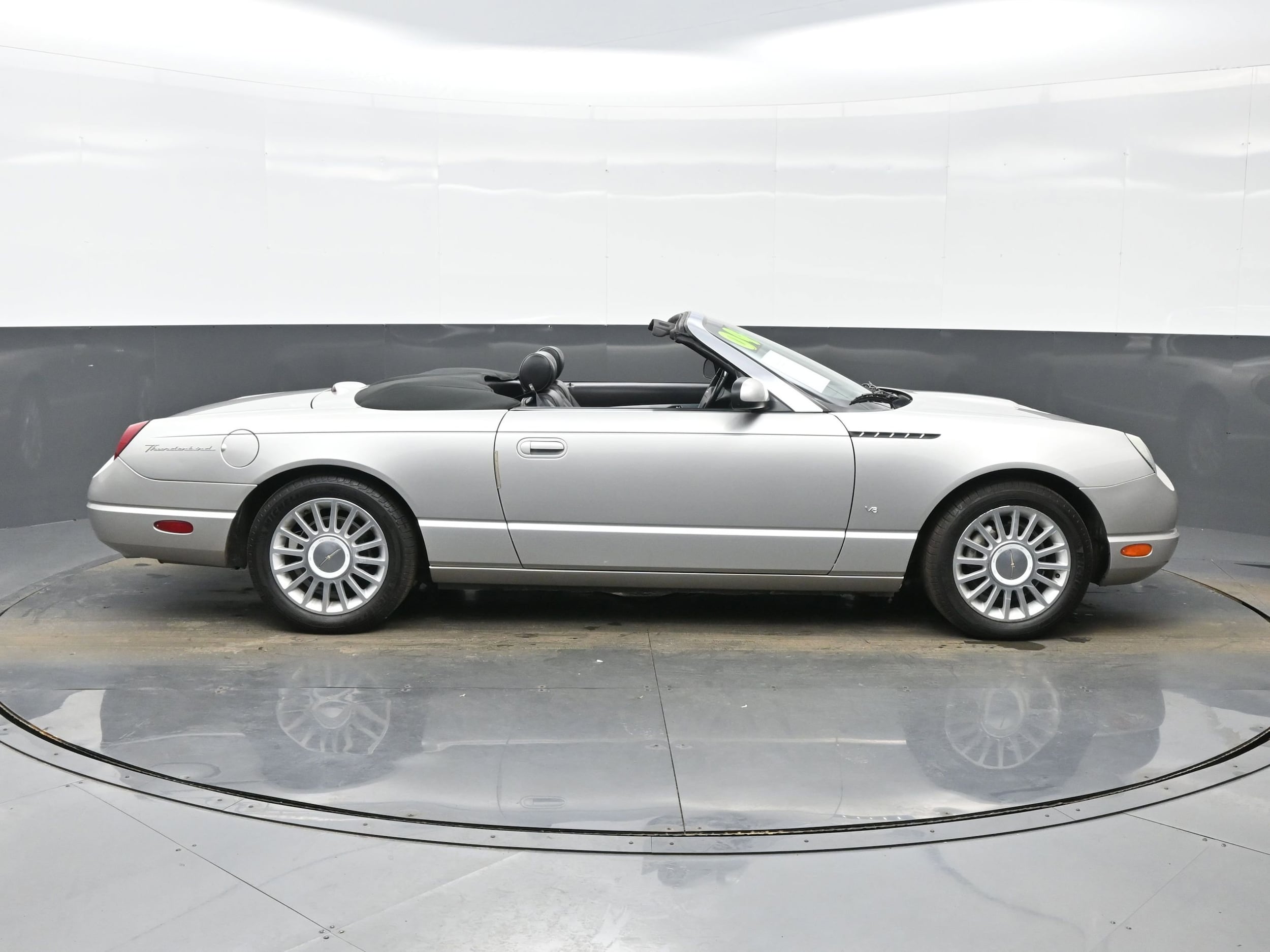 2004 Ford Thunderbird Deluxe - Photo 7