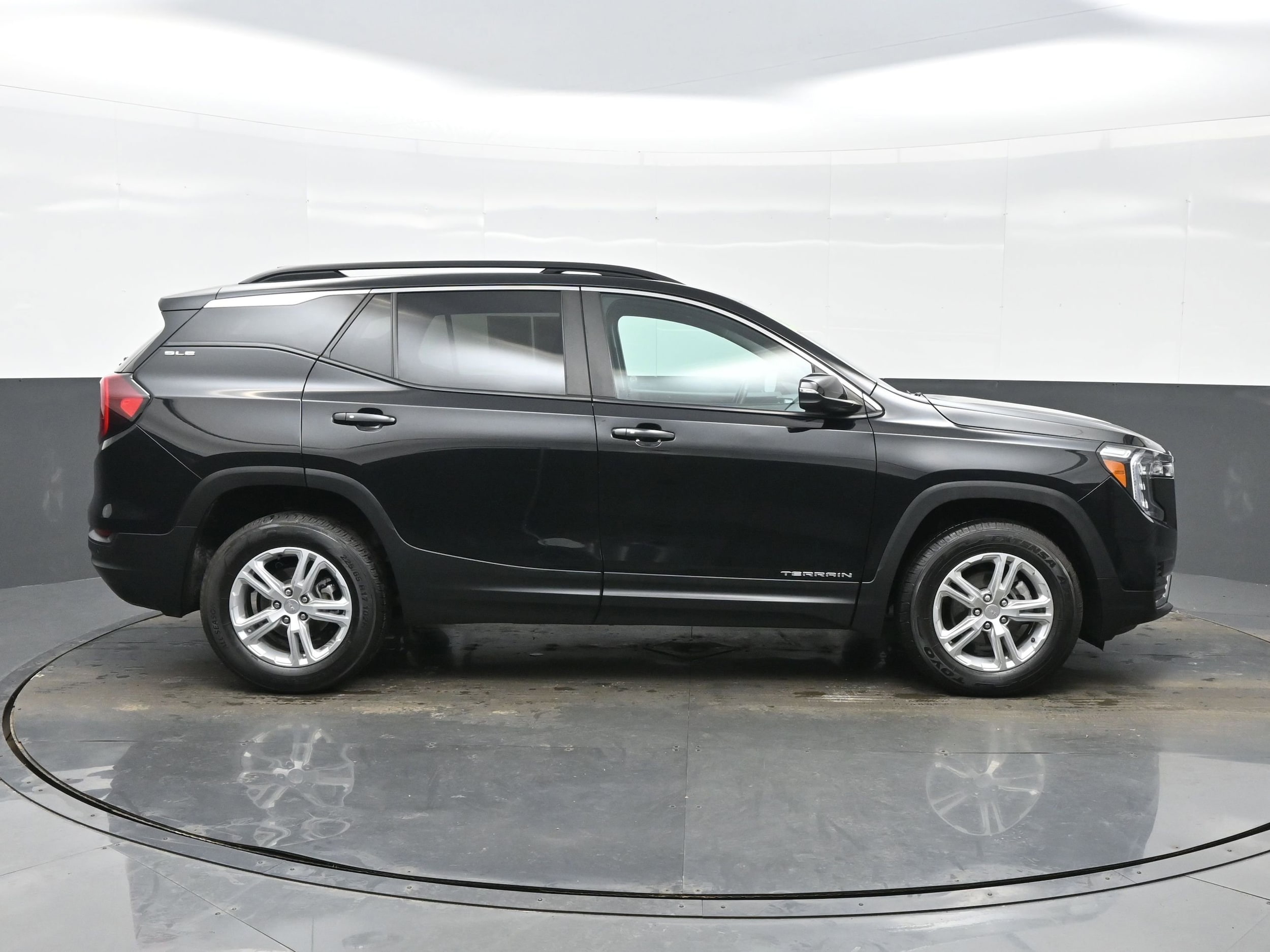 2022 GMC Terrain SLE - Photo 7