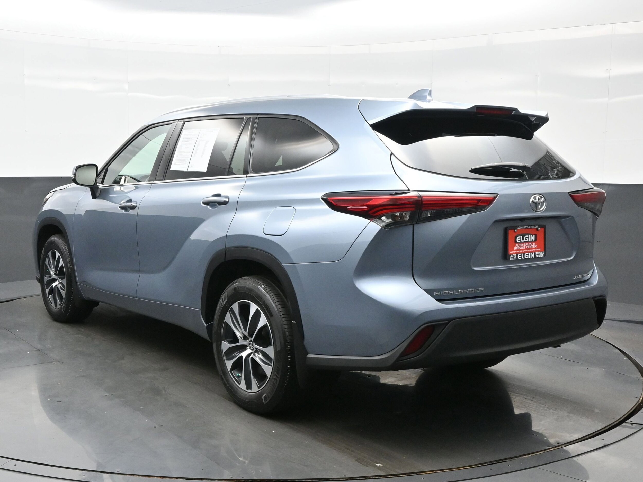2022 Toyota Highlander XLE photo 4