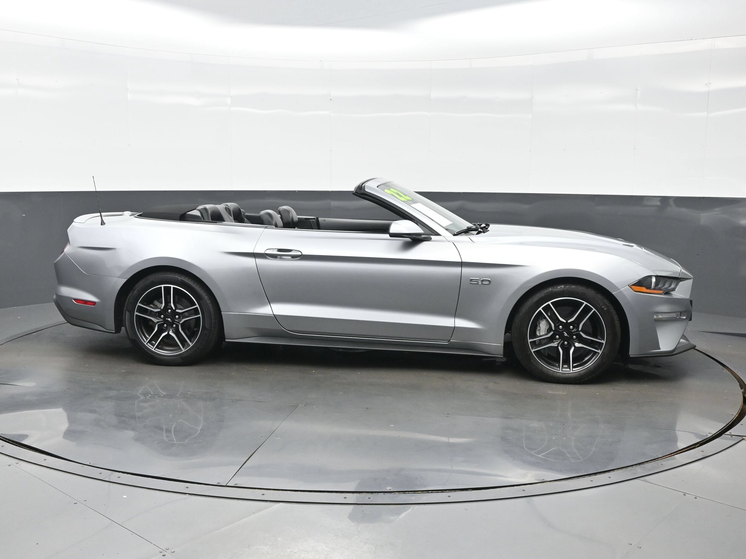 2022 Ford Mustang GT Premium - Photo 7