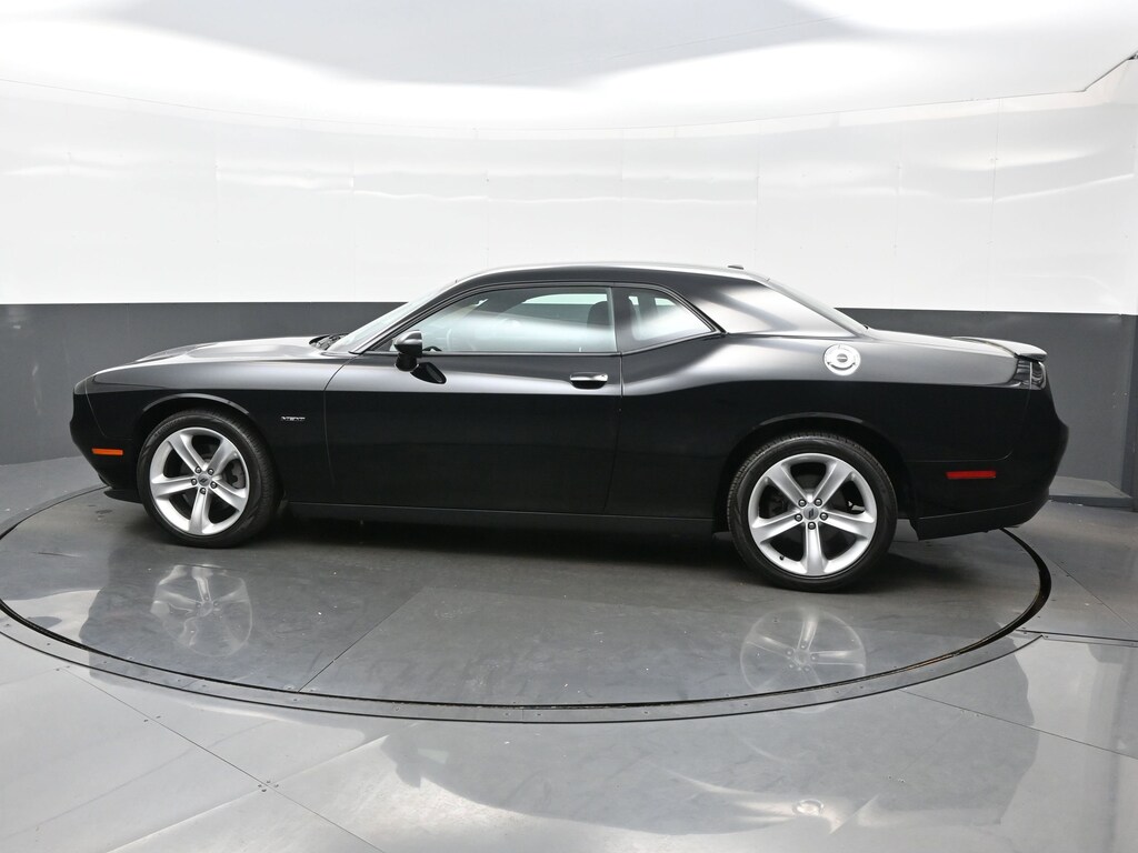 Used 2017 Dodge Challenger R/T Coupe