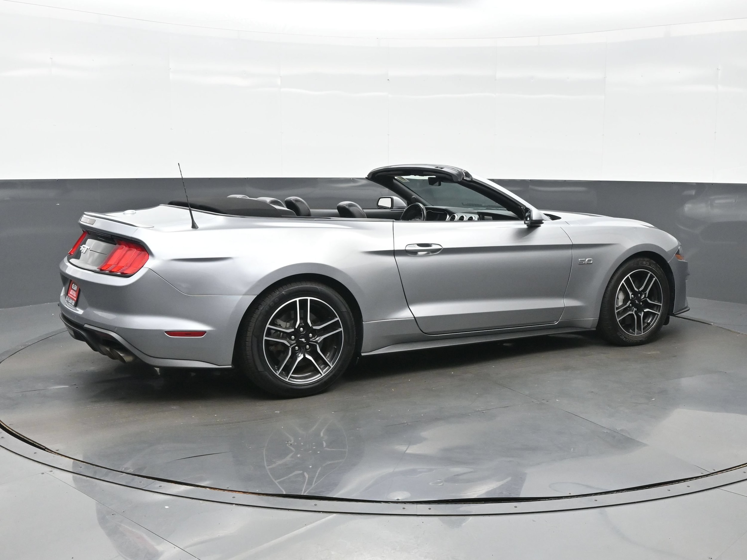 2022 Ford Mustang GT Premium - Photo 6