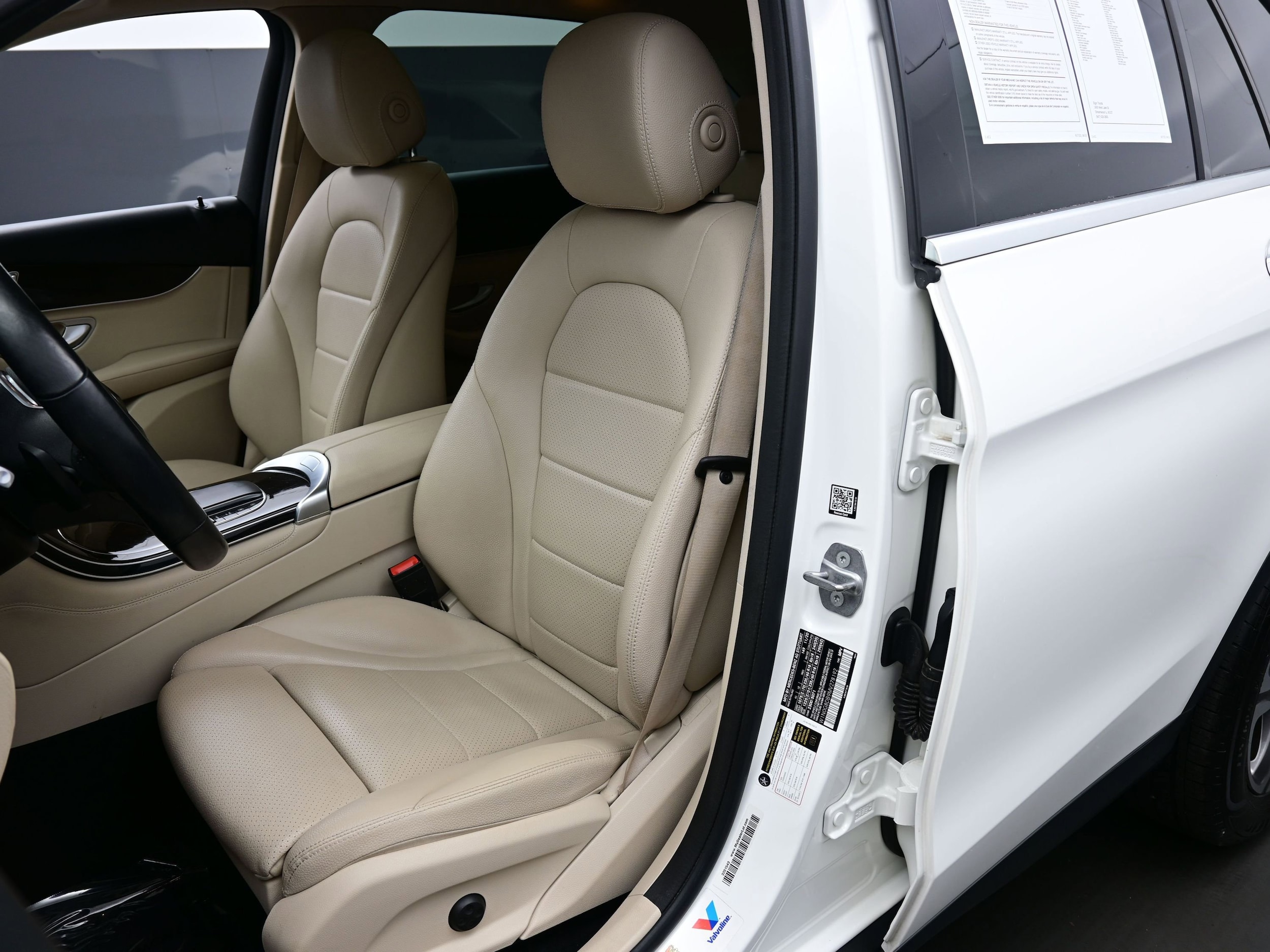 2021 Mercedes-Benz GLC GLC300 - Photo 12