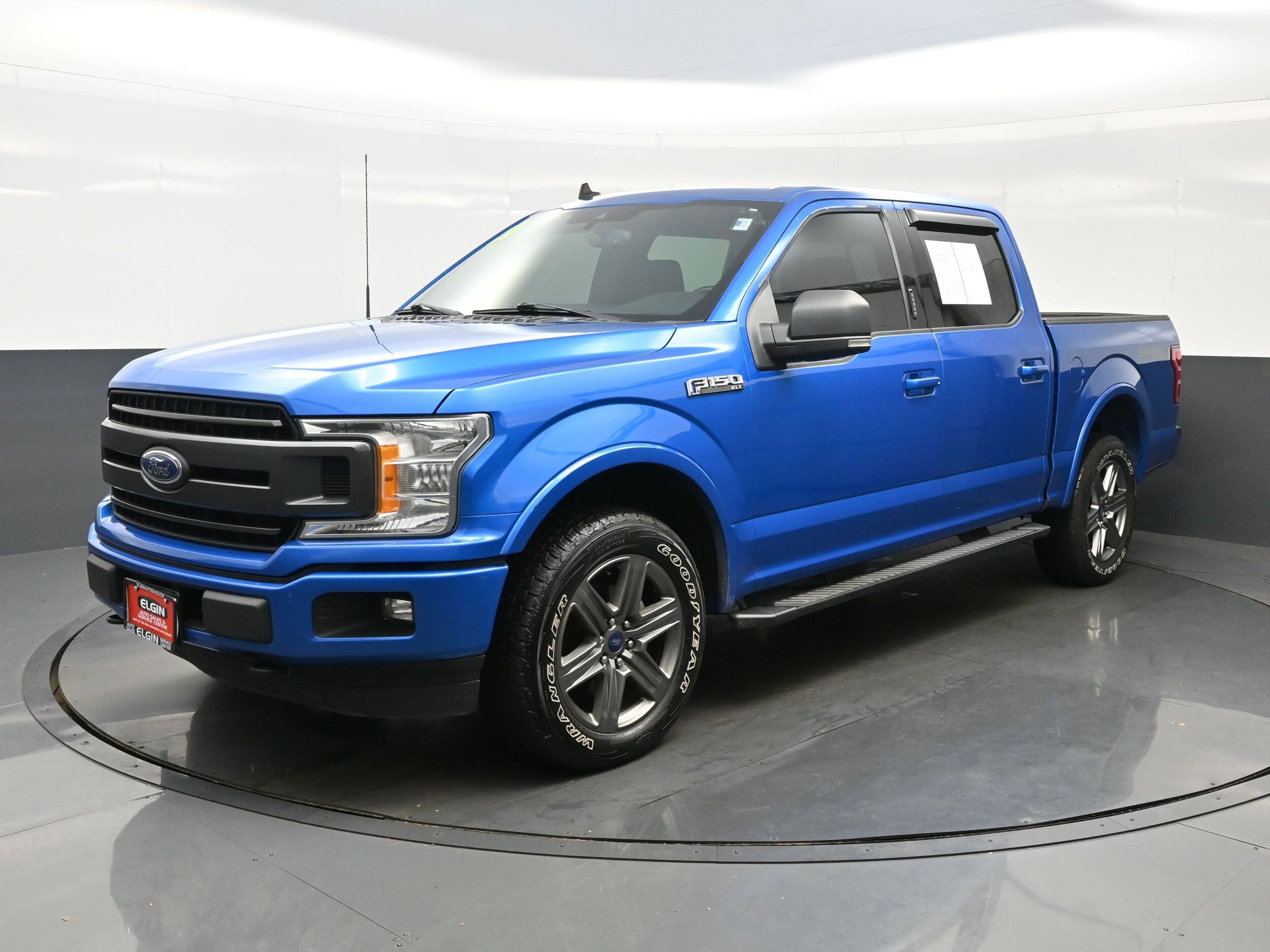 2020 Ford F-150 XLT photo 2