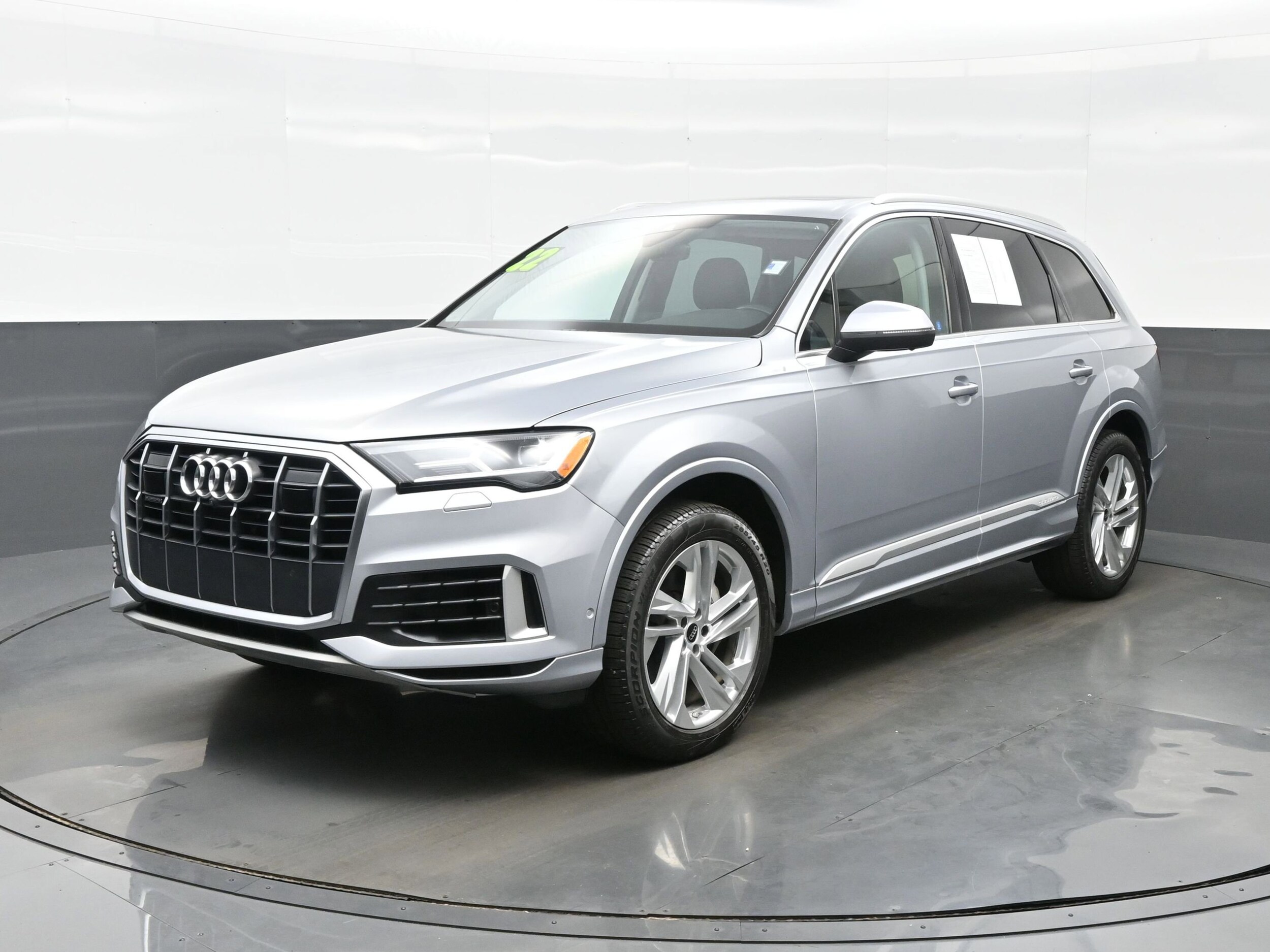 2022 Audi Q7 55 Premium photo 2