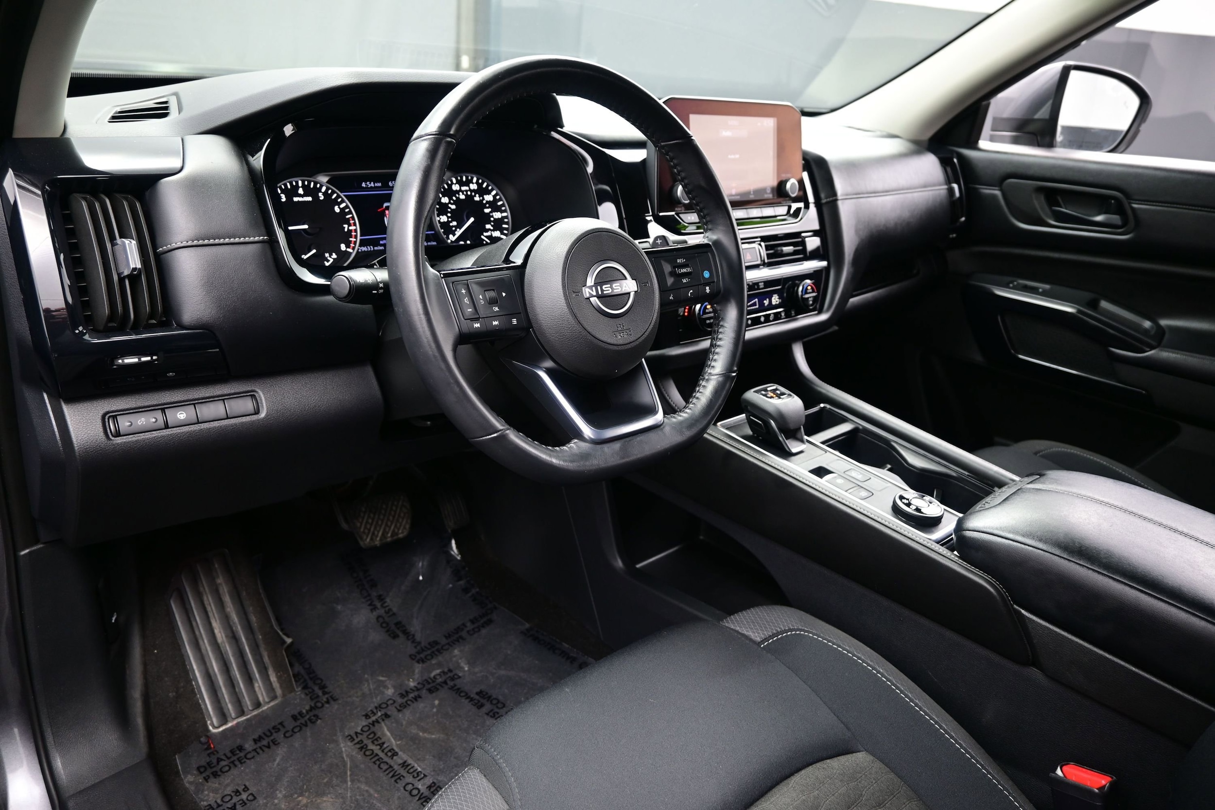 2023 Nissan Pathfinder SV - Photo 13