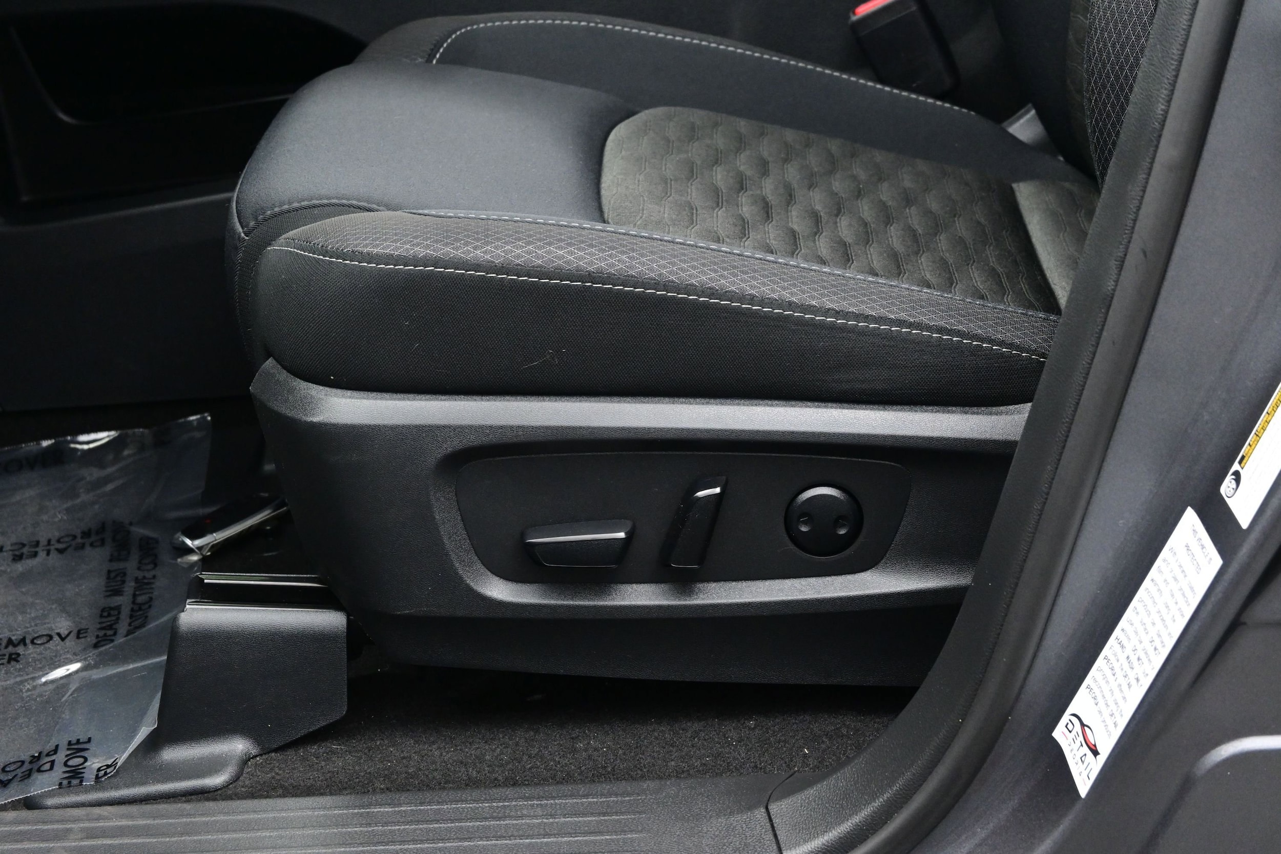 2023 Nissan Pathfinder SV - Photo 11