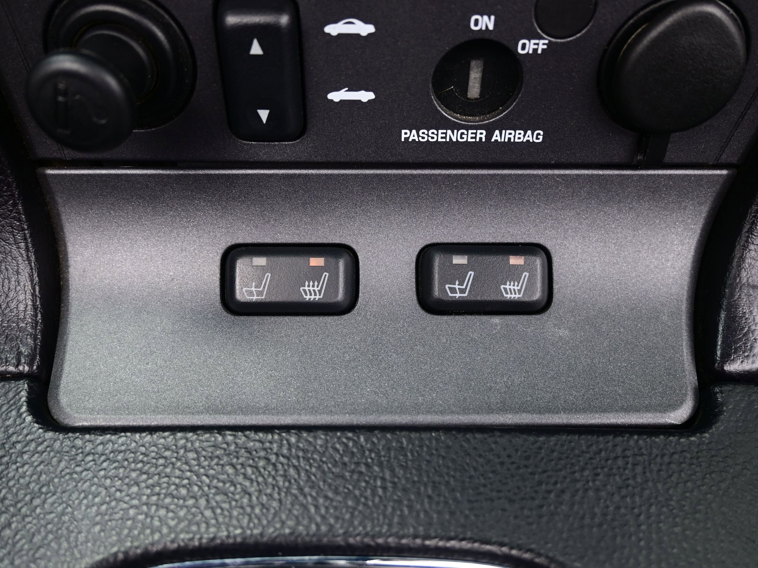 2004 Ford Thunderbird Deluxe - Photo 18