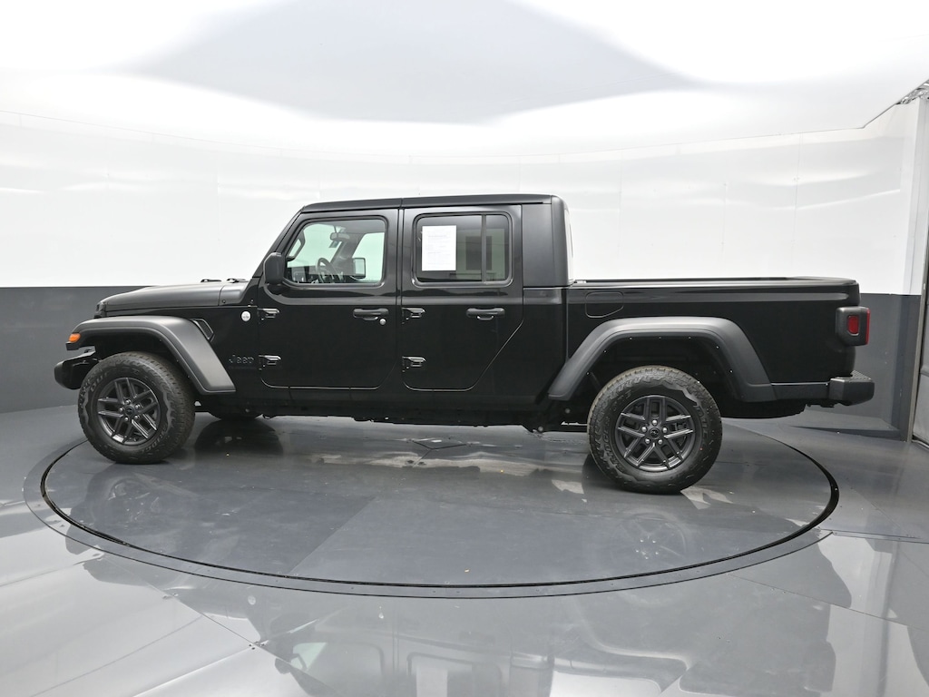 Used 2021 Jeep Gladiator Sport Truck Crew Cab