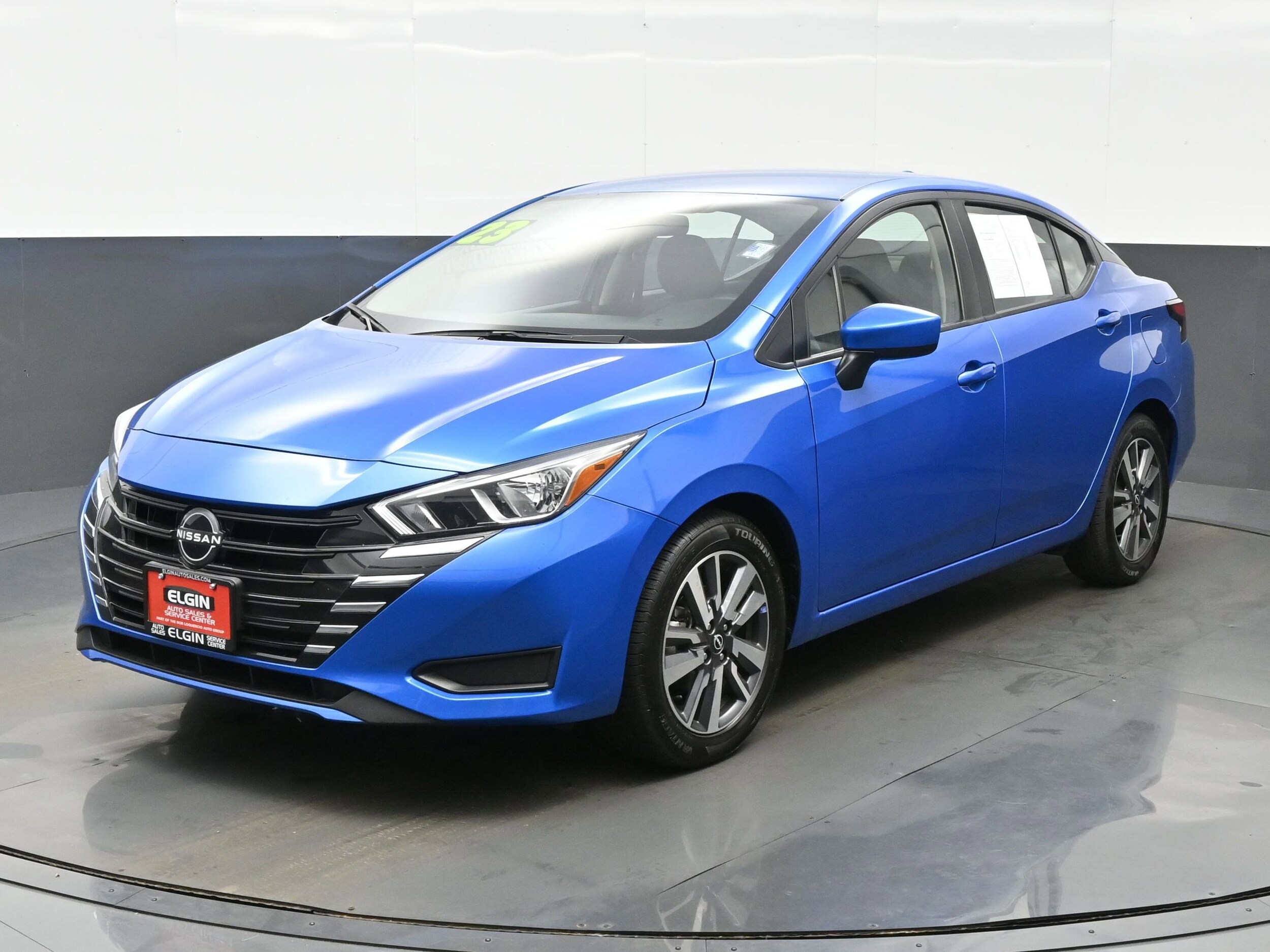 2023 Nissan Versa 1.6 SV photo 2