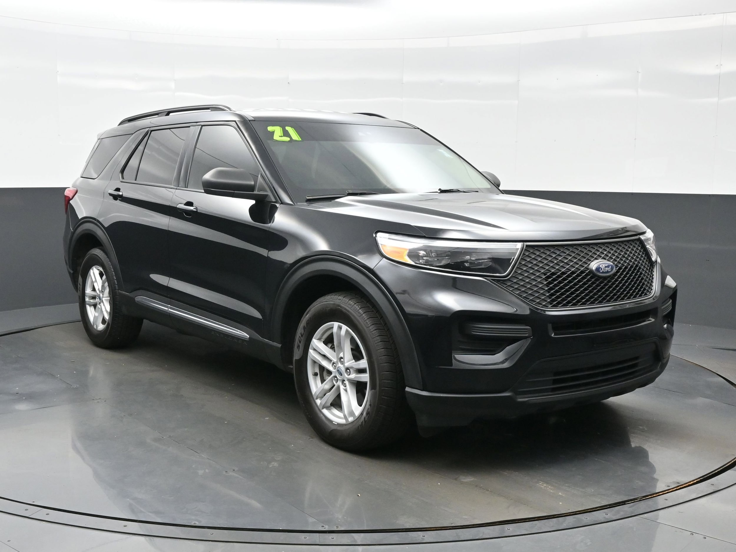 2021 Ford Explorer XLT - Photo 8