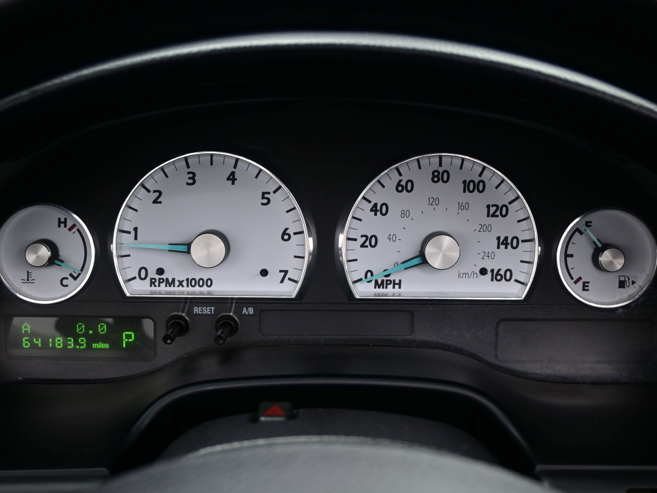 2004 Ford Thunderbird Deluxe - Photo 21