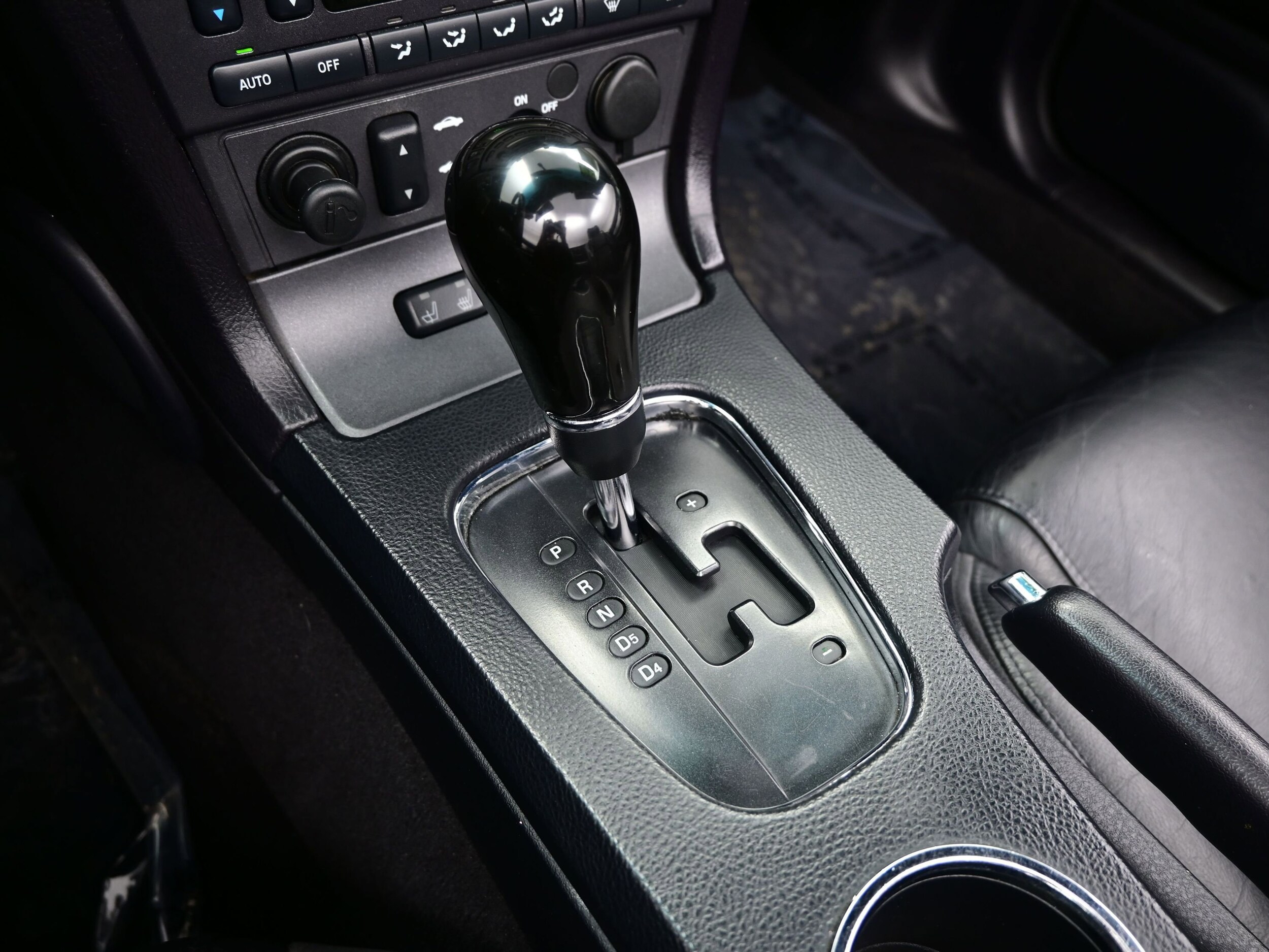 2004 Ford Thunderbird Deluxe - Photo 19