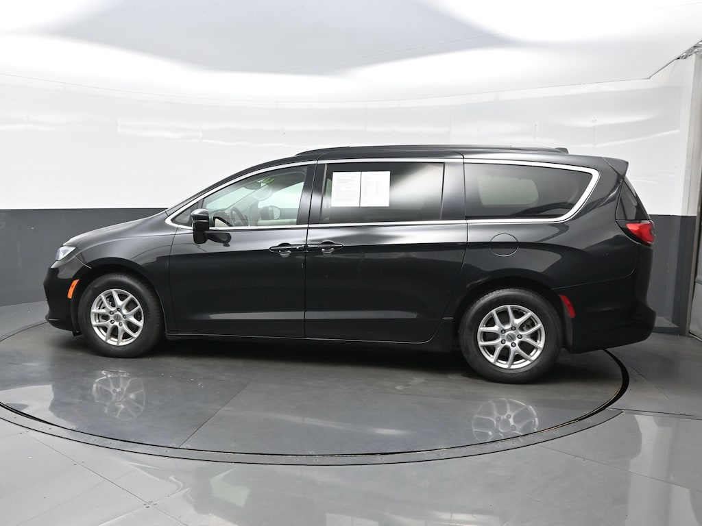 Used 2022 Chrysler Pacifica Touring L Van Passenger Van