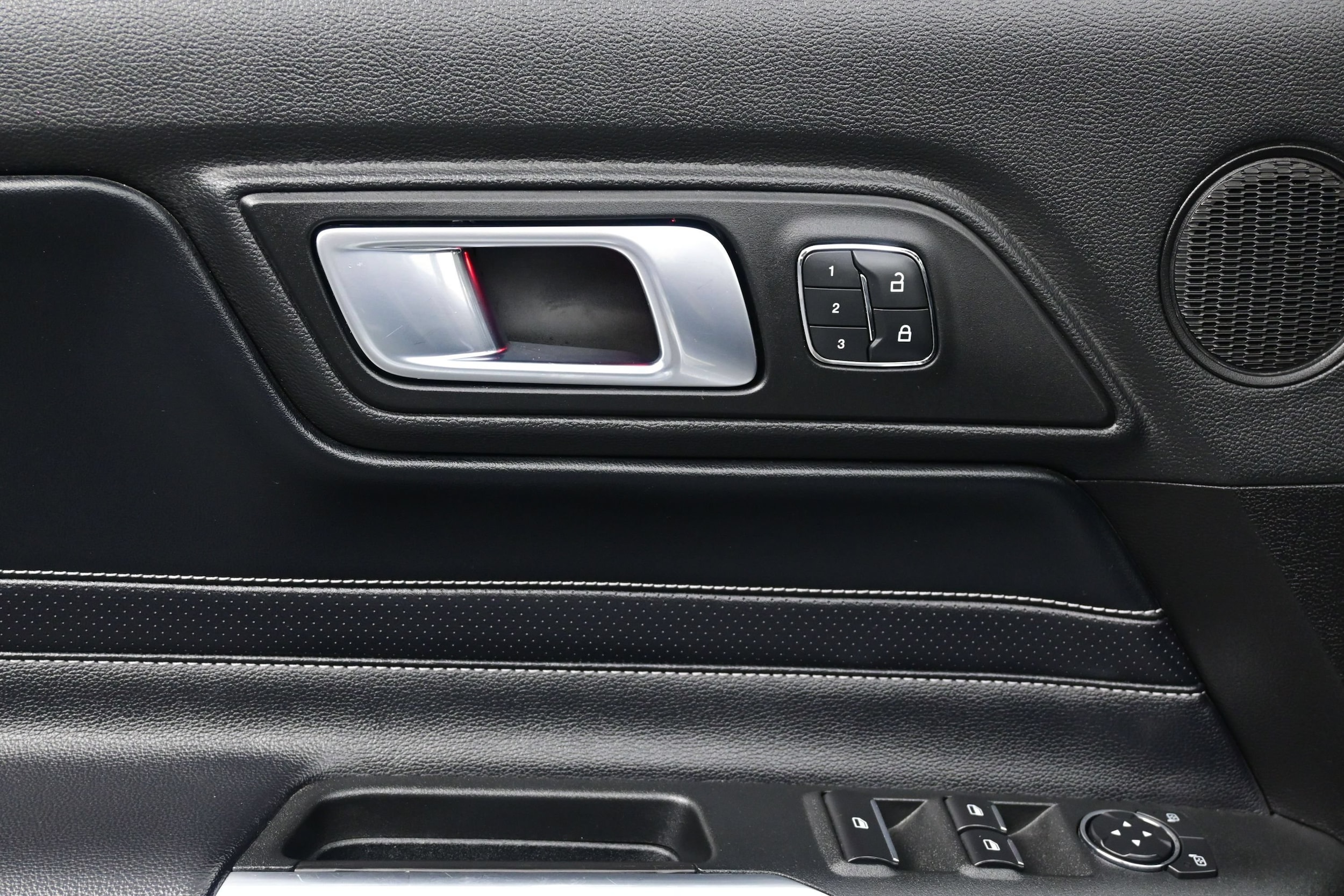2022 Ford Mustang GT Premium - Photo 11