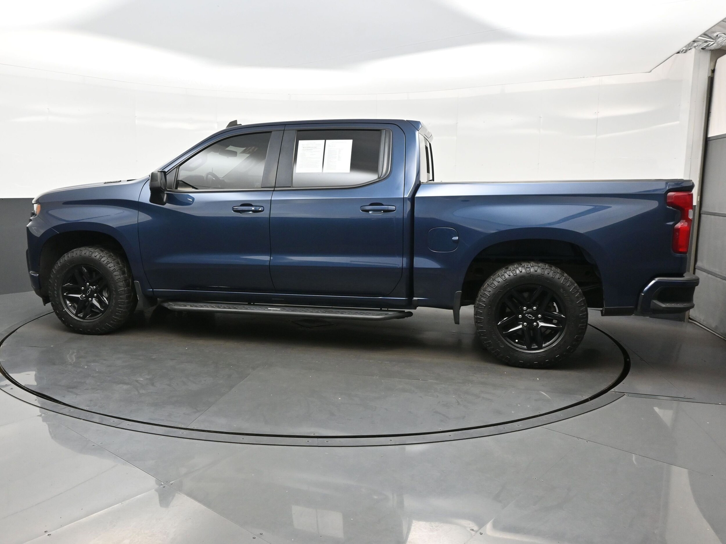2020 Chevrolet Silverado 1500 RST photo 3