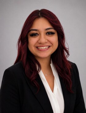 Staff member Alicia A from ID_b8322980bea9