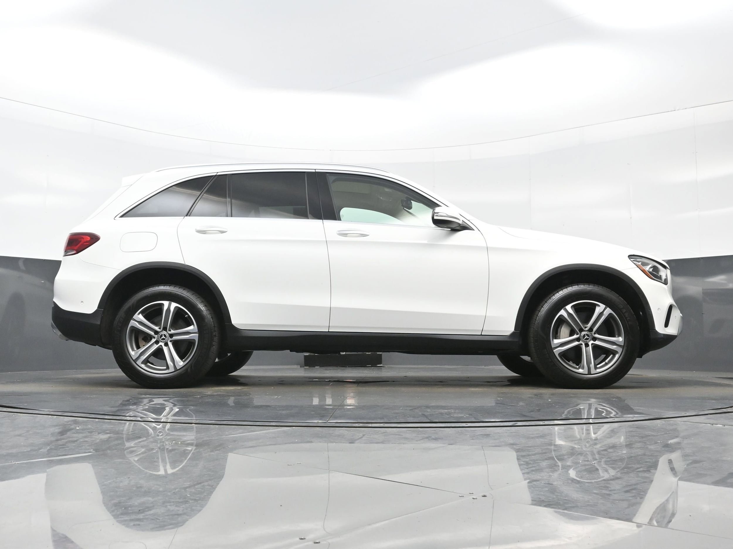 2021 Mercedes-Benz GLC GLC300 - Photo 31