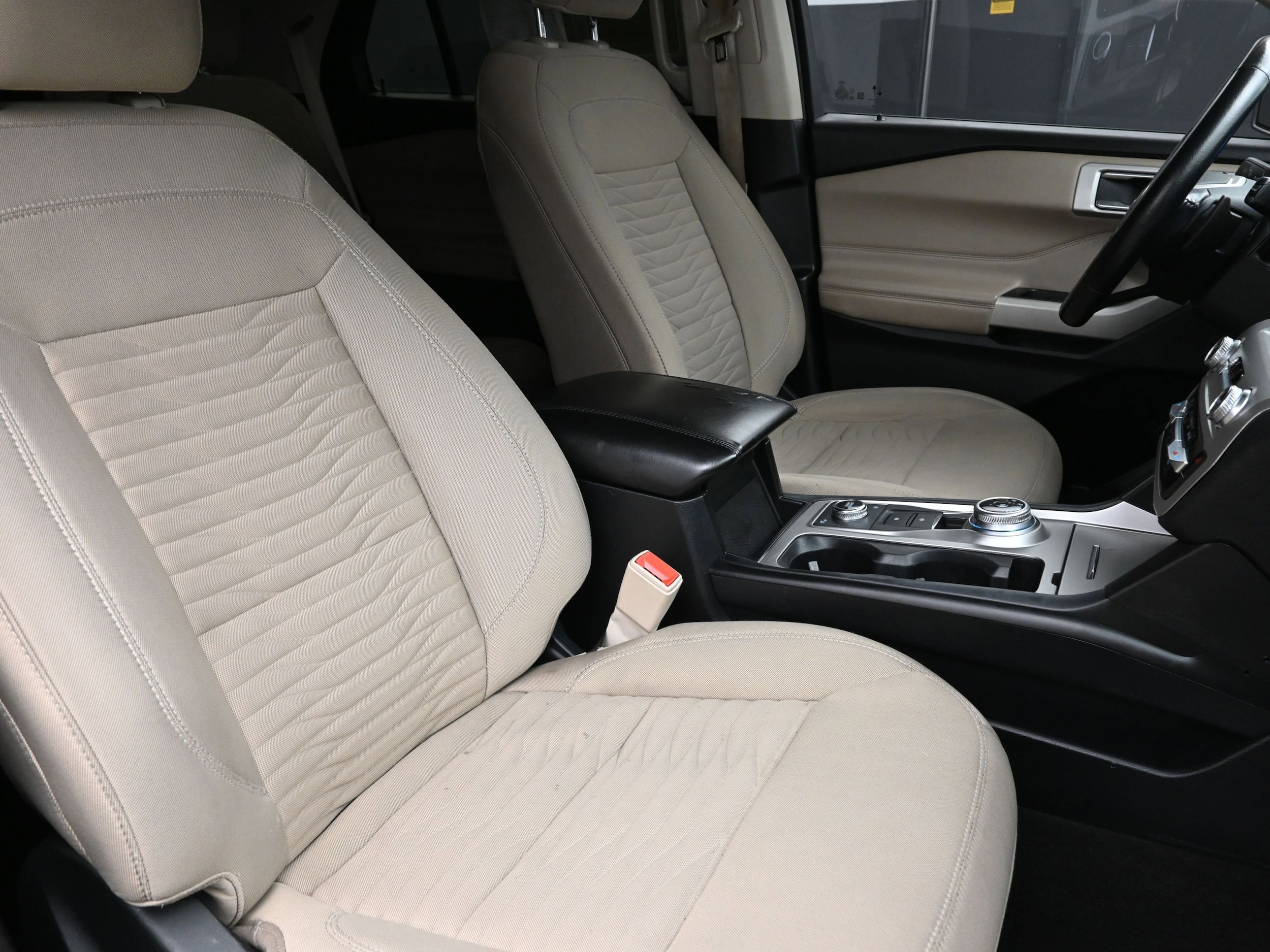2021 Ford Explorer XLT - Photo 26