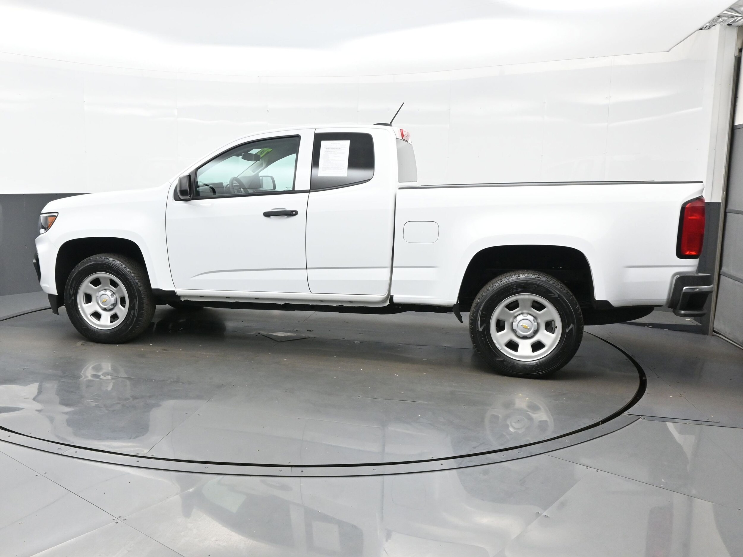 2022 Chevrolet Colorado Work Truck photo 3