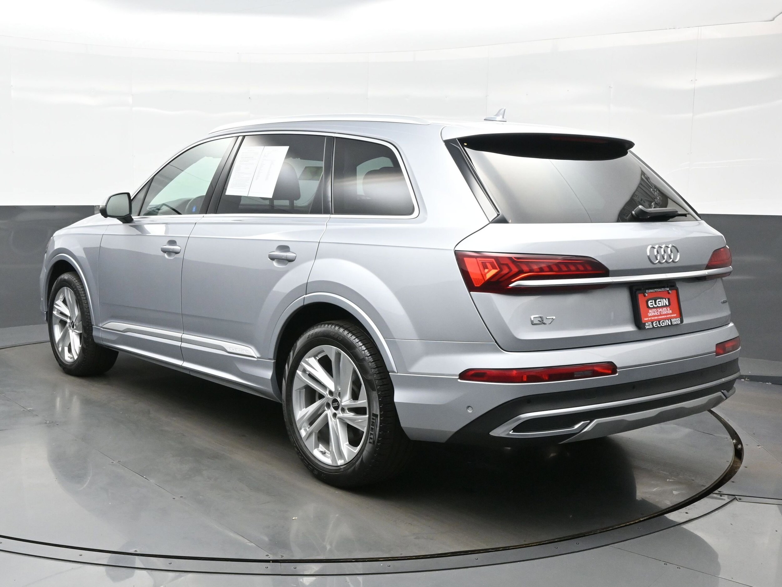 2022 Audi Q7 55 Premium photo 4