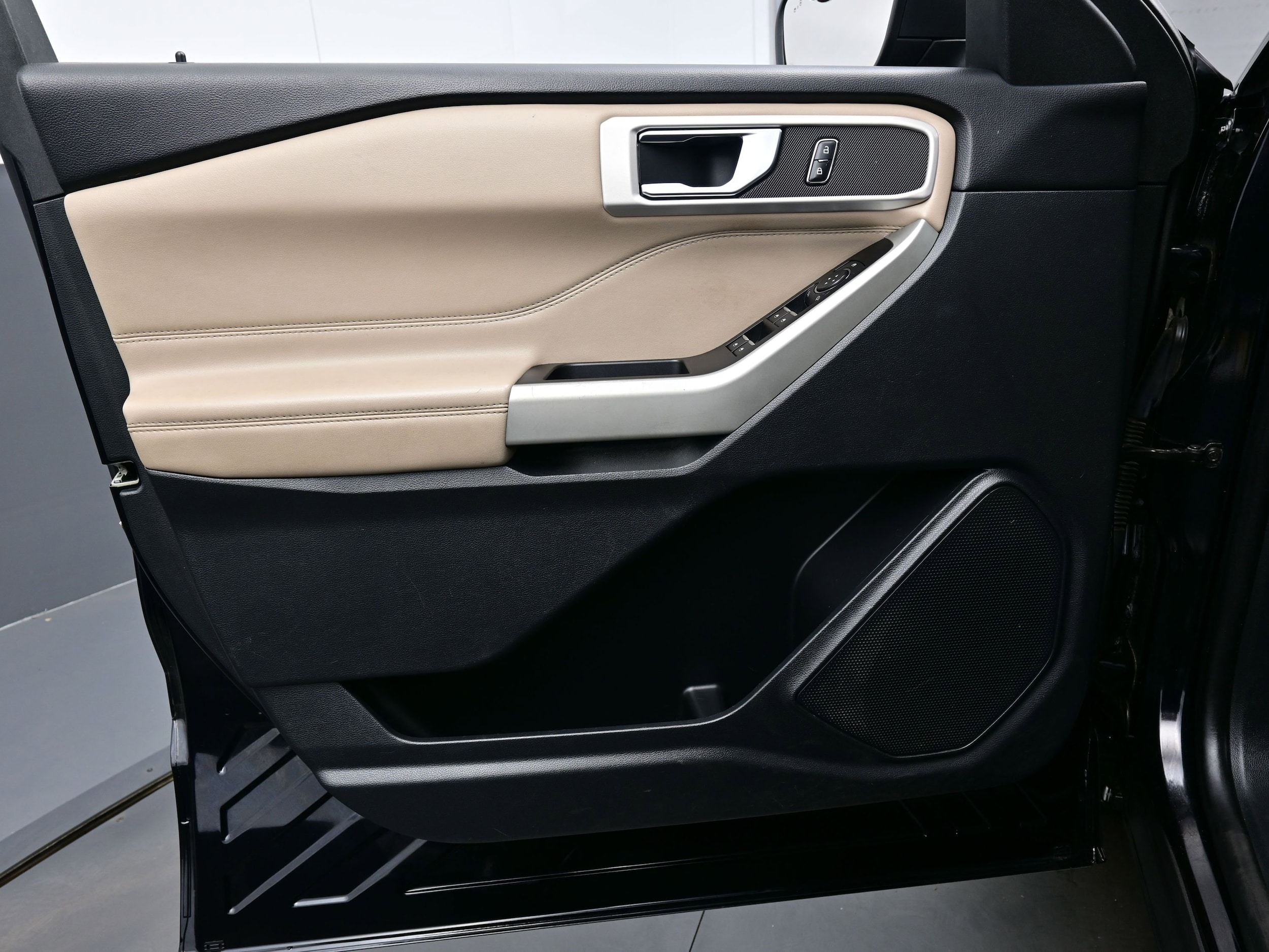 2021 Ford Explorer XLT - Photo 10