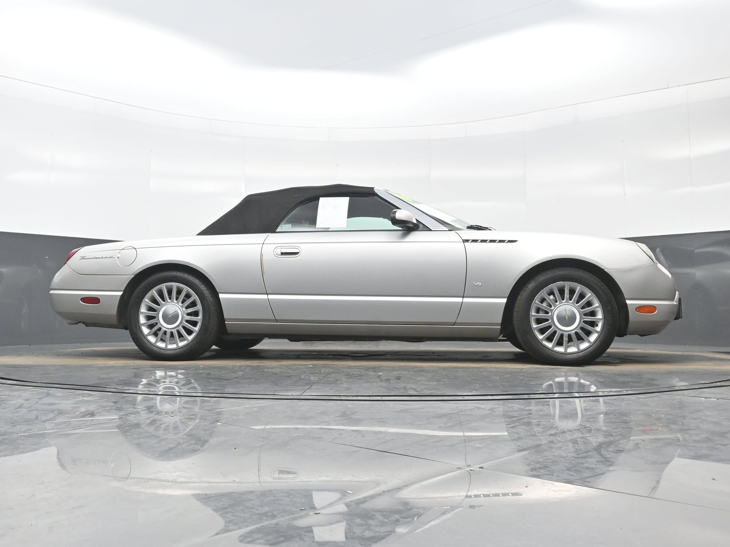 2004 Ford Thunderbird Deluxe - Photo 28
