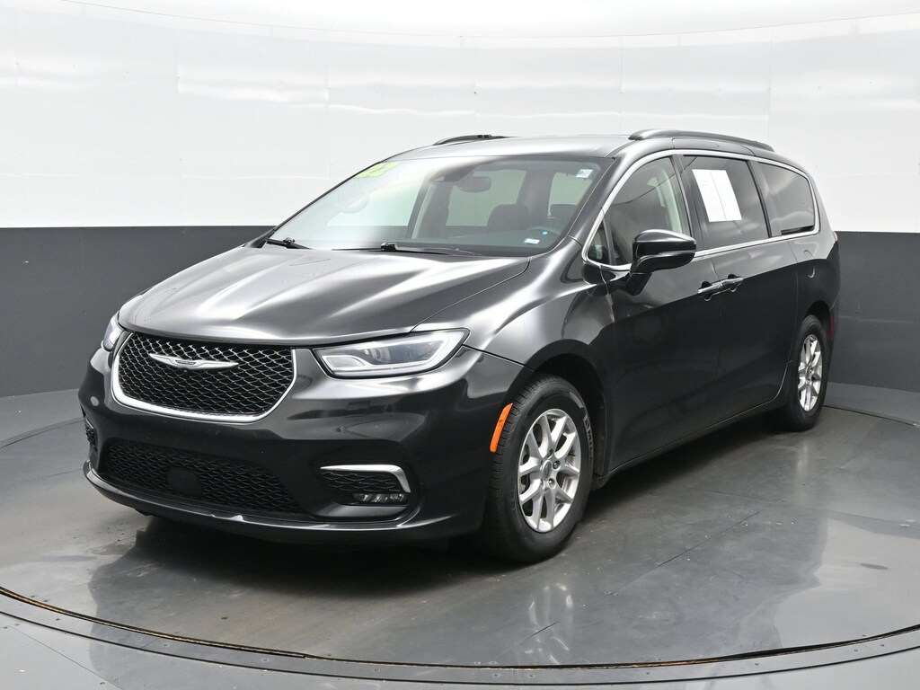 Used 2022 Chrysler Pacifica Touring L Van Passenger Van