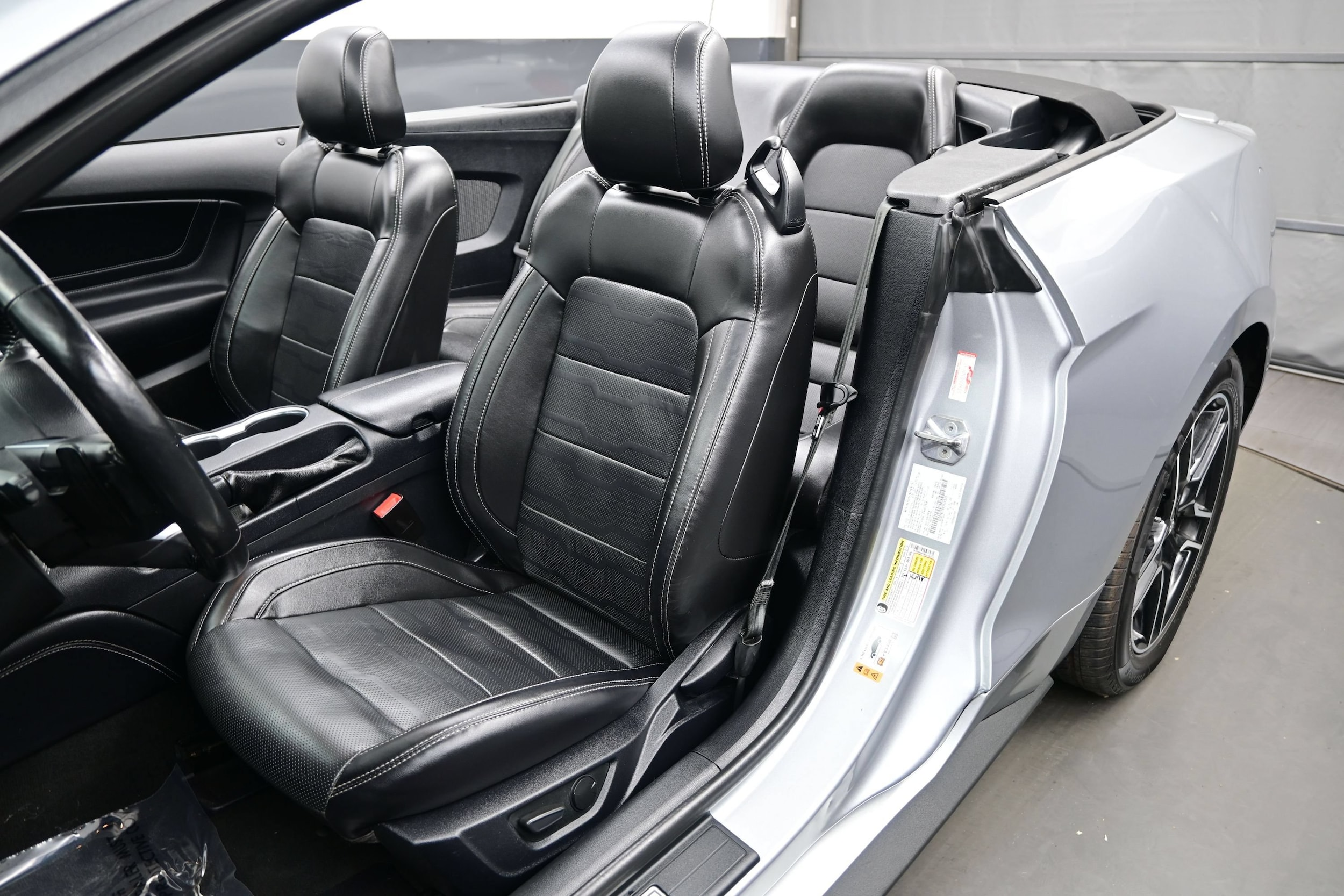 2022 Ford Mustang GT Premium - Photo 12
