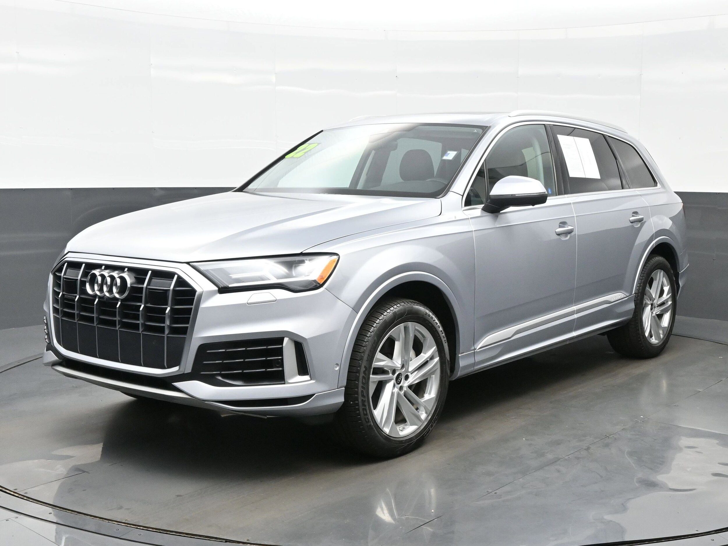 2022 Audi Q7 55 Premium photo 2