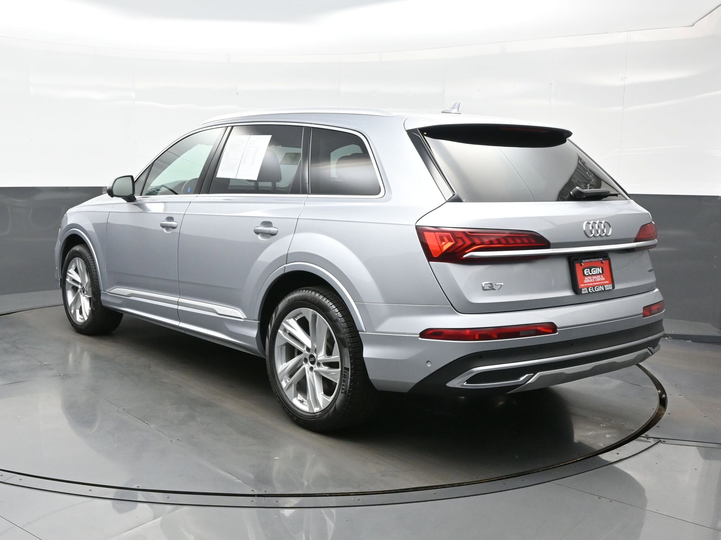 2022 Audi Q7 55 Premium photo 4