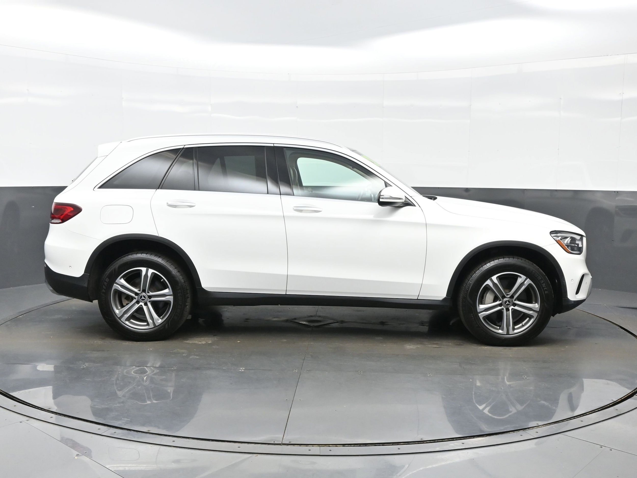 2021 Mercedes-Benz GLC GLC300 - Photo 7