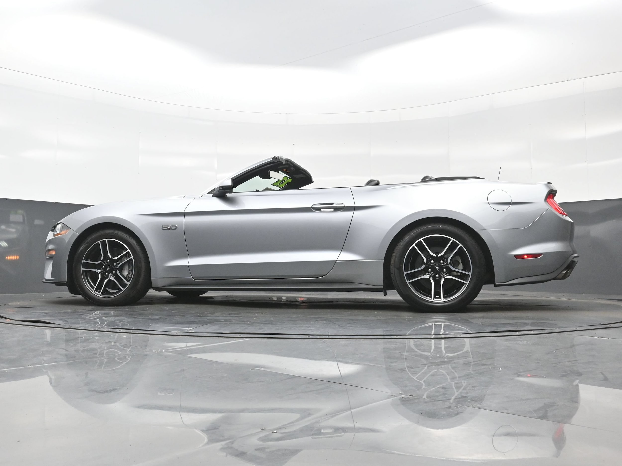 2022 Ford Mustang GT Premium - Photo 27