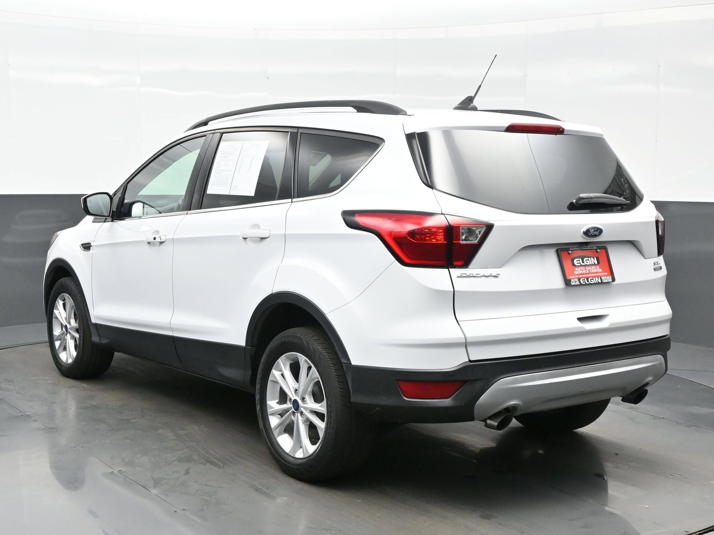 2019 Ford Escape SEL photo 3