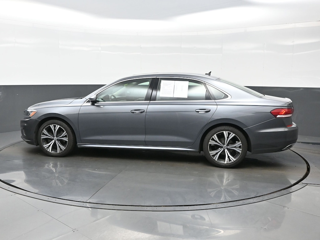 Used 2021 Volkswagen Passat 2.0T SE Sedan