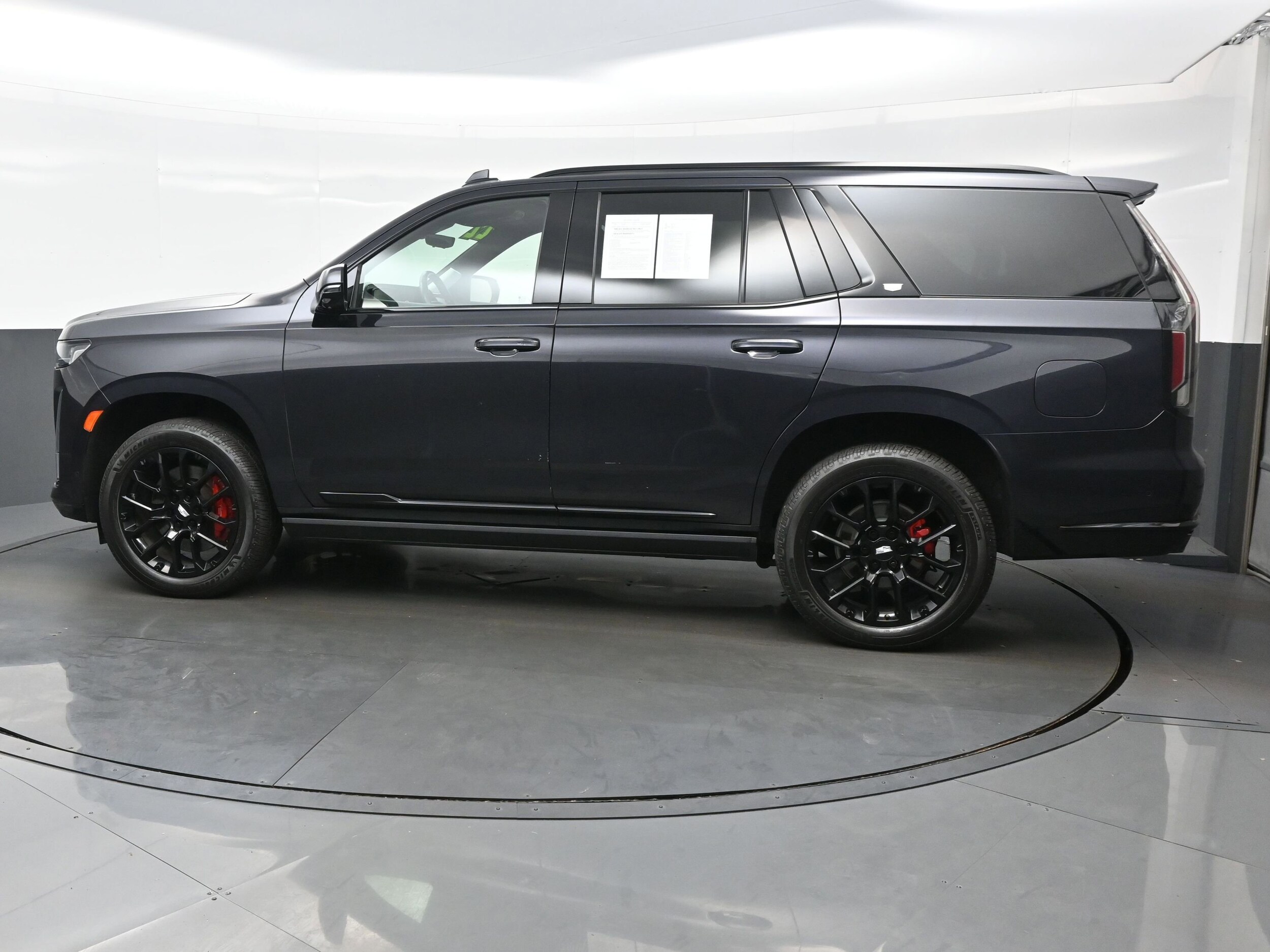 2022 Cadillac Escalade Sport Platinum photo 2