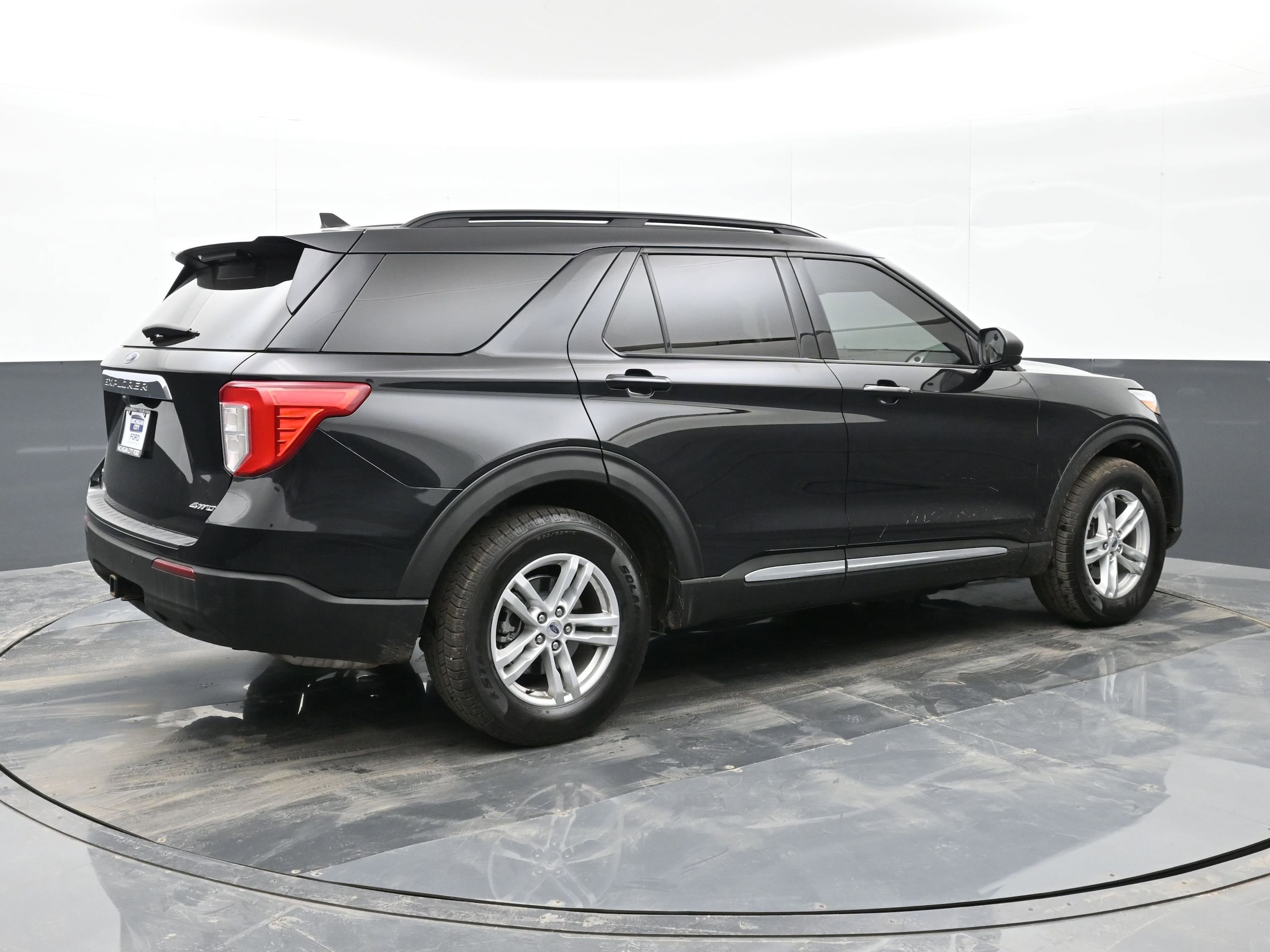 2021 Ford Explorer XLT - Photo 6