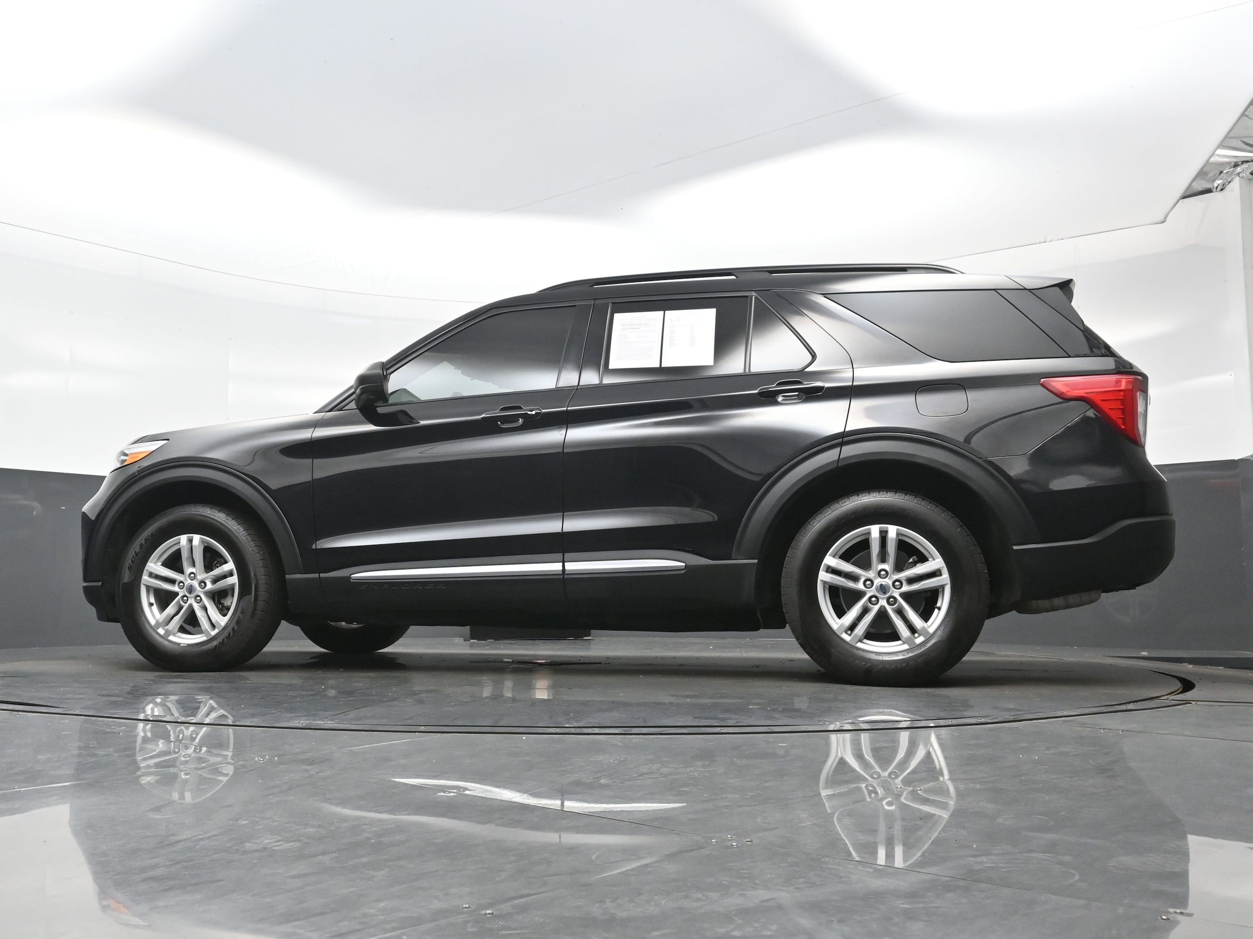 2021 Ford Explorer XLT - Photo 30