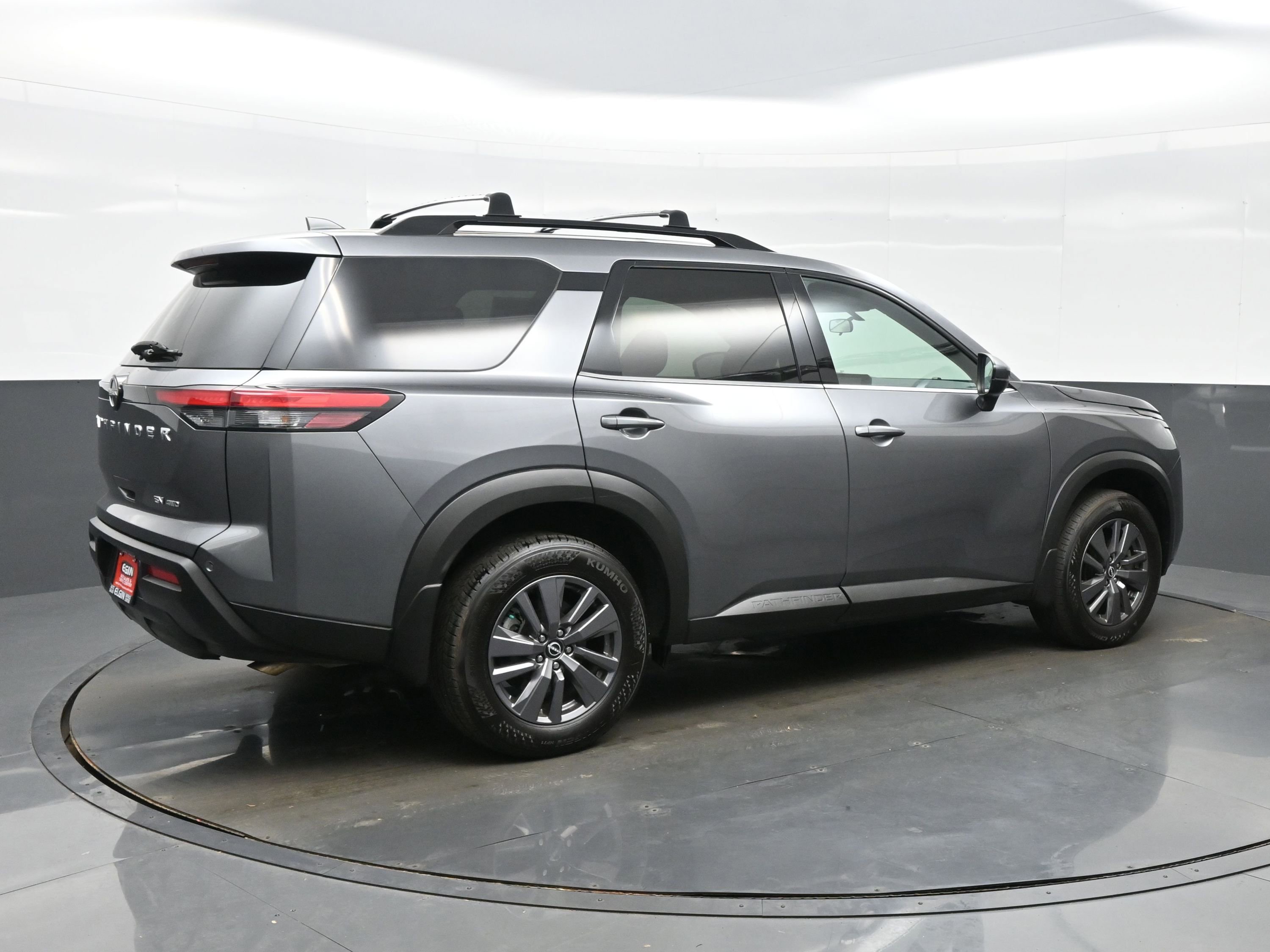2023 Nissan Pathfinder SV - Photo 6