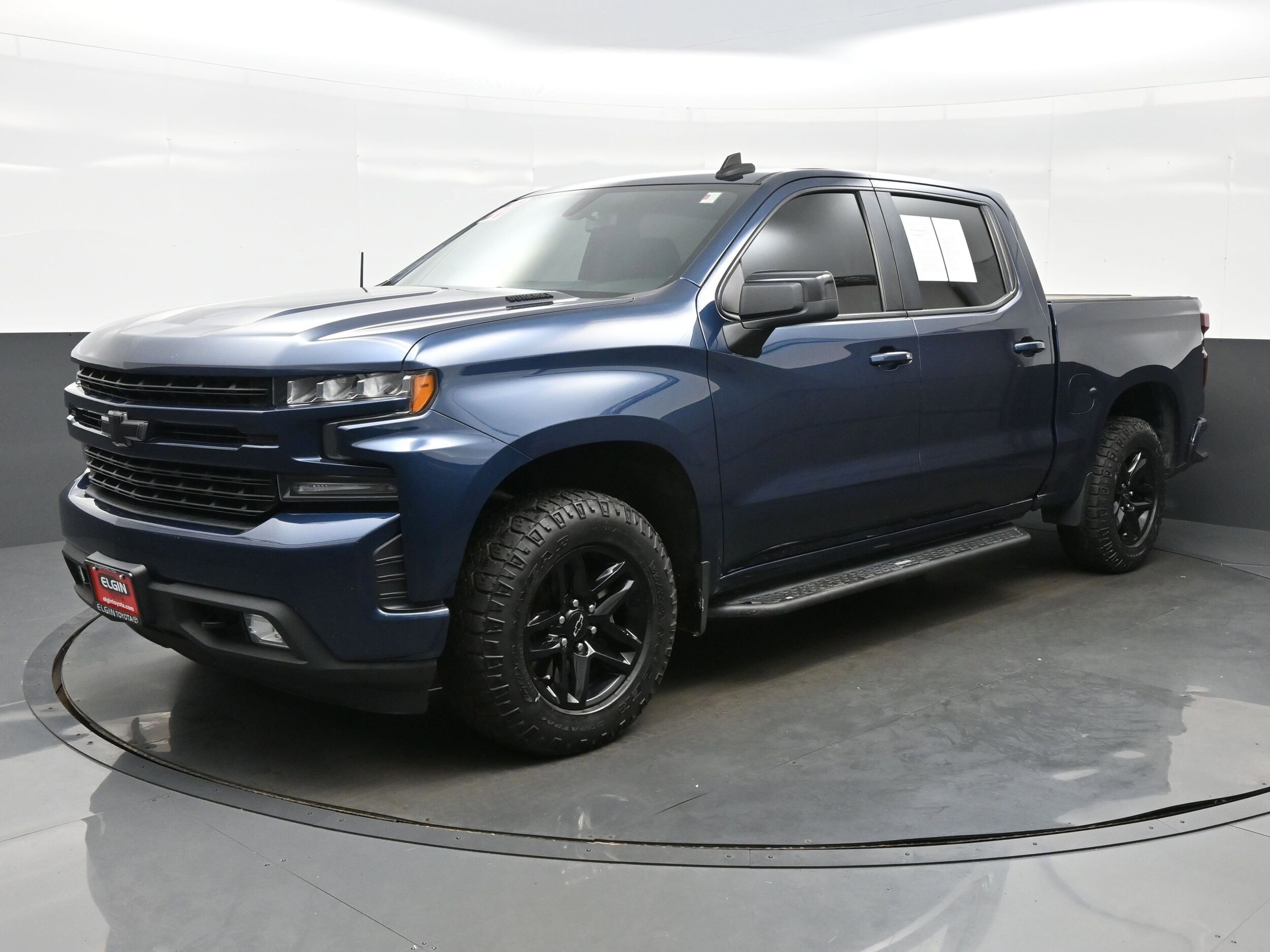 2020 Chevrolet Silverado 1500 RST photo 2