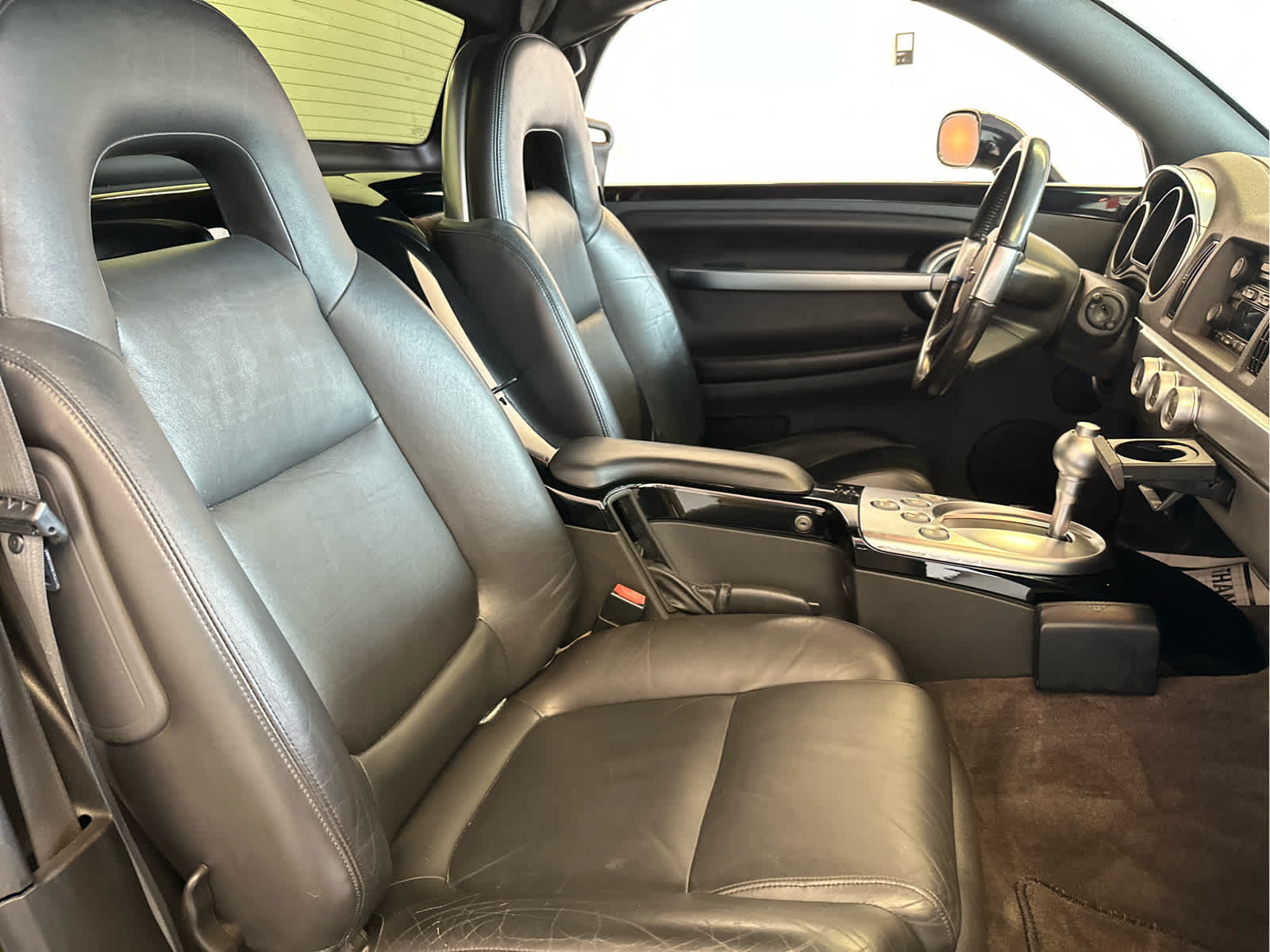 2004 Chevrolet SSR LS - Photo 24