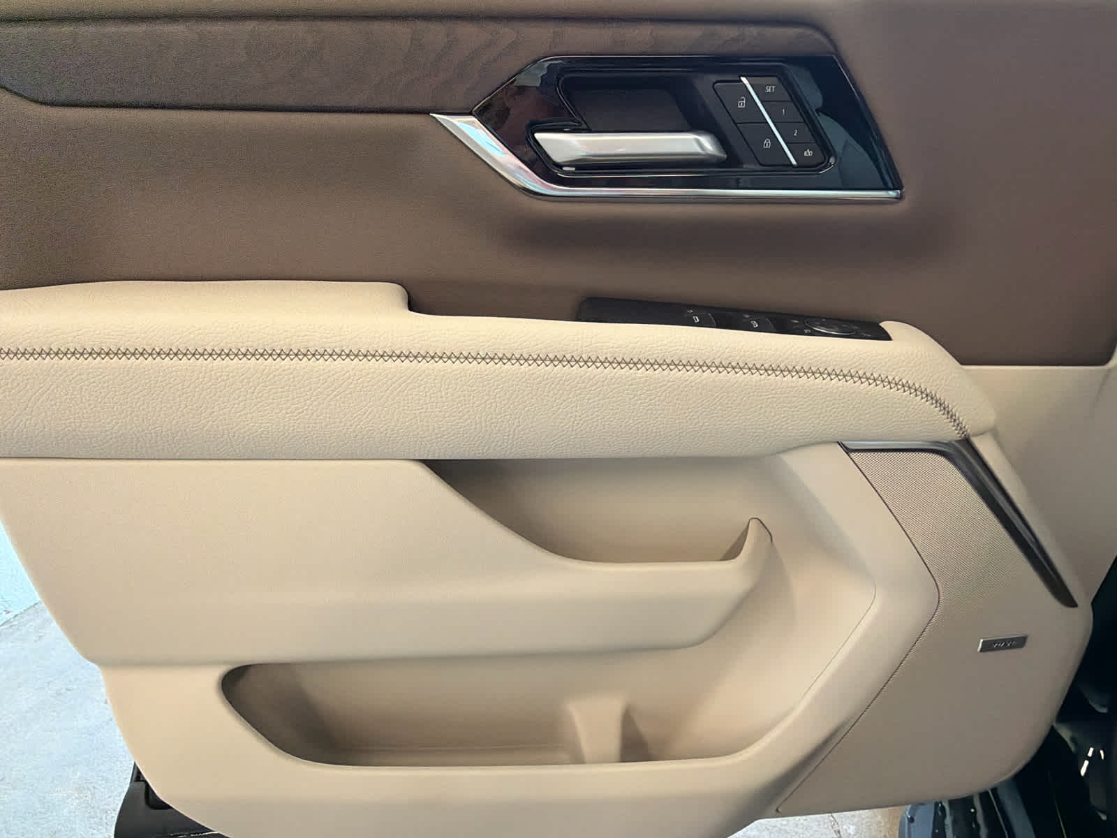 2026 GMC Yukon Denali - Photo 18